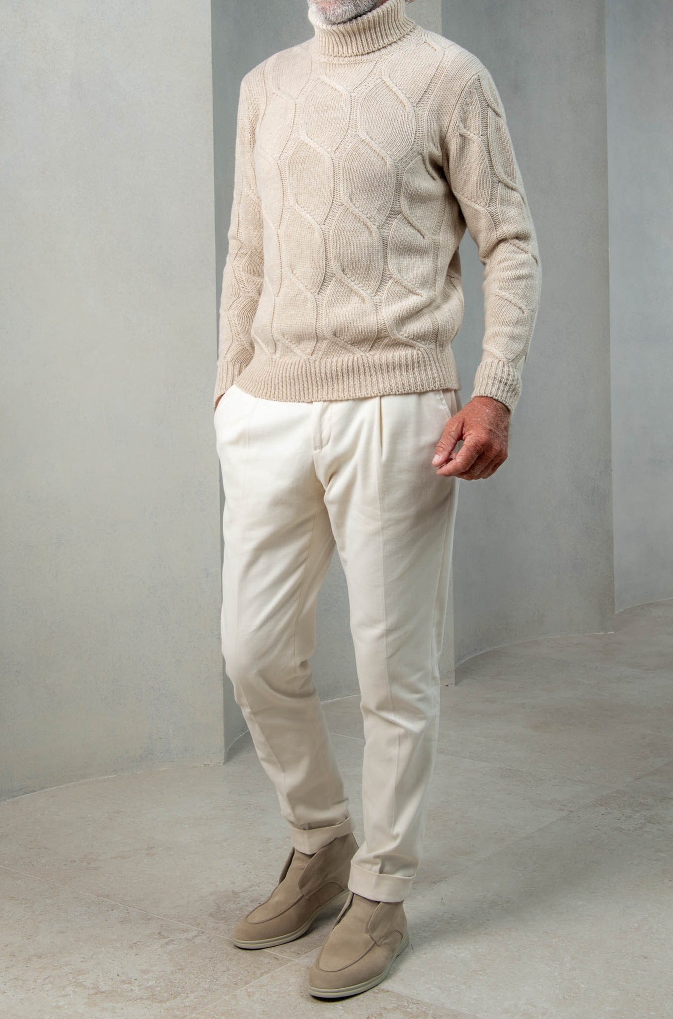 cable turtleneck, wool turtleneck, beige thick turtleneck, beige turtleneck, beige thick turtleneck, beige knit, beige turtleneck col roulé en câble, laine col roulé beige , col roulé épais beige , col roulé beige , col roulé épais beige , maille beige , col roulé beige dolcevita cable, dolcevita beige lana dolcevita spesso, dolcevita, maglia beige , dolcevita grigio scuro