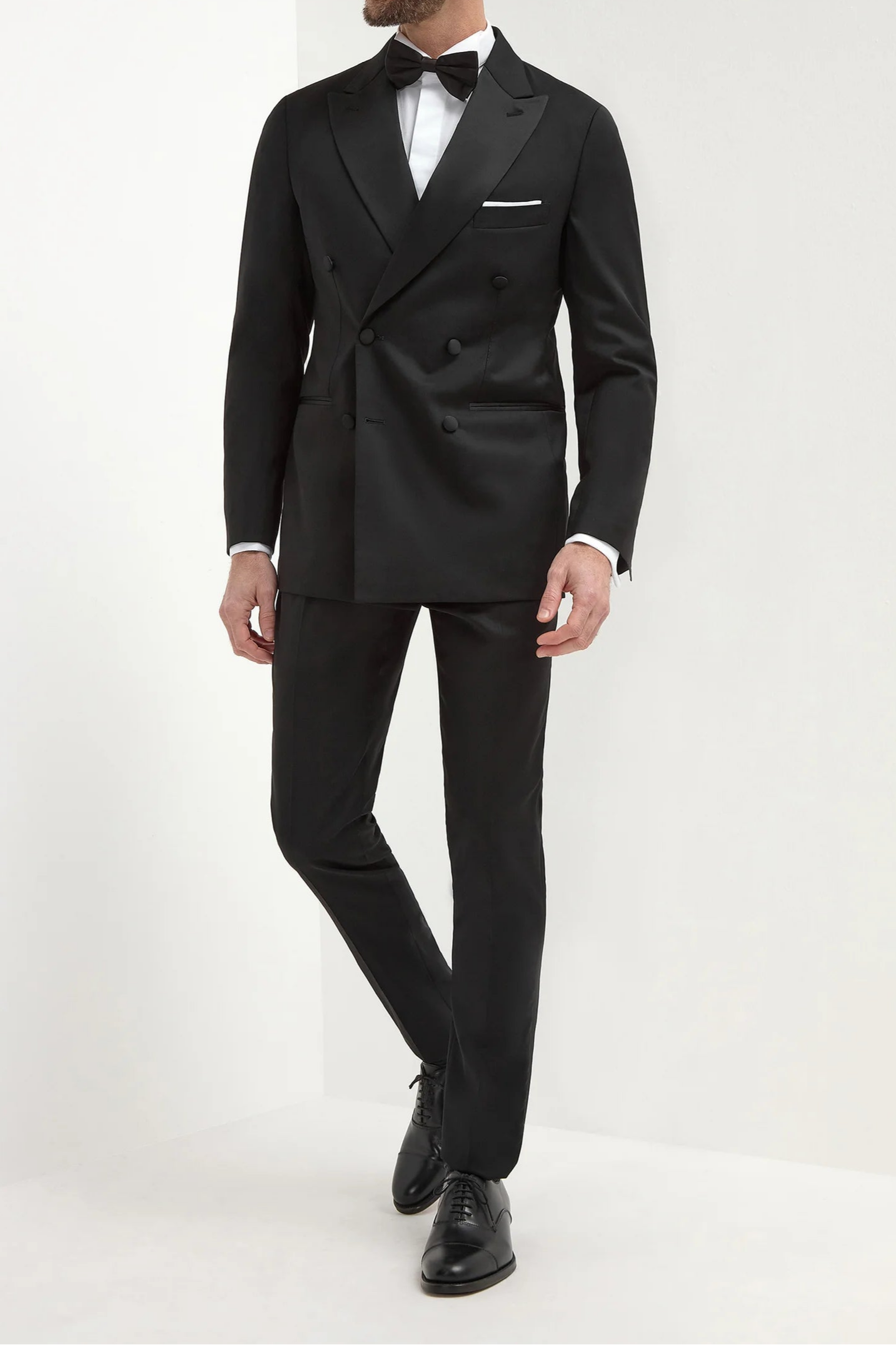 Black Double-Breasted Tuxedo, men's black tuxedo, elegant double-breasted tuxedo, formal black evening suit, breathable black tuxedo, smoking noir croisé, costume de soirée noir pour hommes, costume formel noir croisé, smoking nero doppiopetto, abito elegante da sera, abito formale nero doppiopetto.