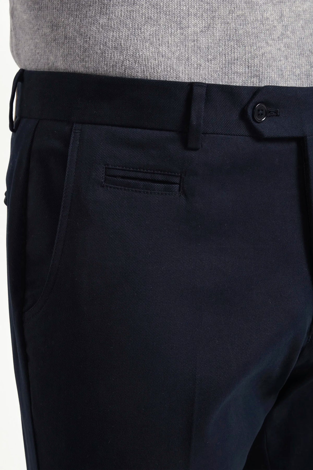 cotton and cashmere trousers, blue trousers, sartorial trousers, italian style, trousers made in italy, winter trousers, flat front trousers, luxury blend trousers, tailored blue trousers, cashmere blend trousers, elegant men’s trousers, premium italian trousers, classic flat front trousers, blue dress trousers, blue winter pants, italian cashmere blend trousers, blue smart trousers, blue formal trousers, italian menswear trousers, blue chino style trousers