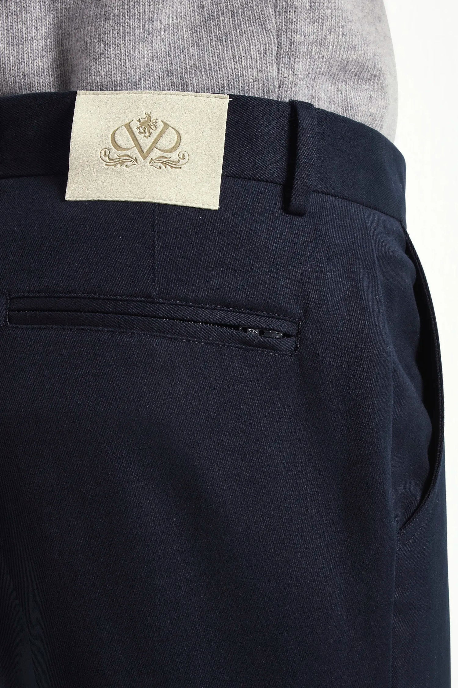 cotton and cashmere trousers, blue trousers, sartorial trousers, italian style, trousers made in italy, winter trousers, flat front trousers, luxury blend trousers, tailored blue trousers, cashmere blend trousers, elegant men’s trousers, premium italian trousers, classic flat front trousers, blue dress trousers, blue winter pants, italian cashmere blend trousers, blue smart trousers, blue formal trousers, italian menswear trousers, blue chino style trousers