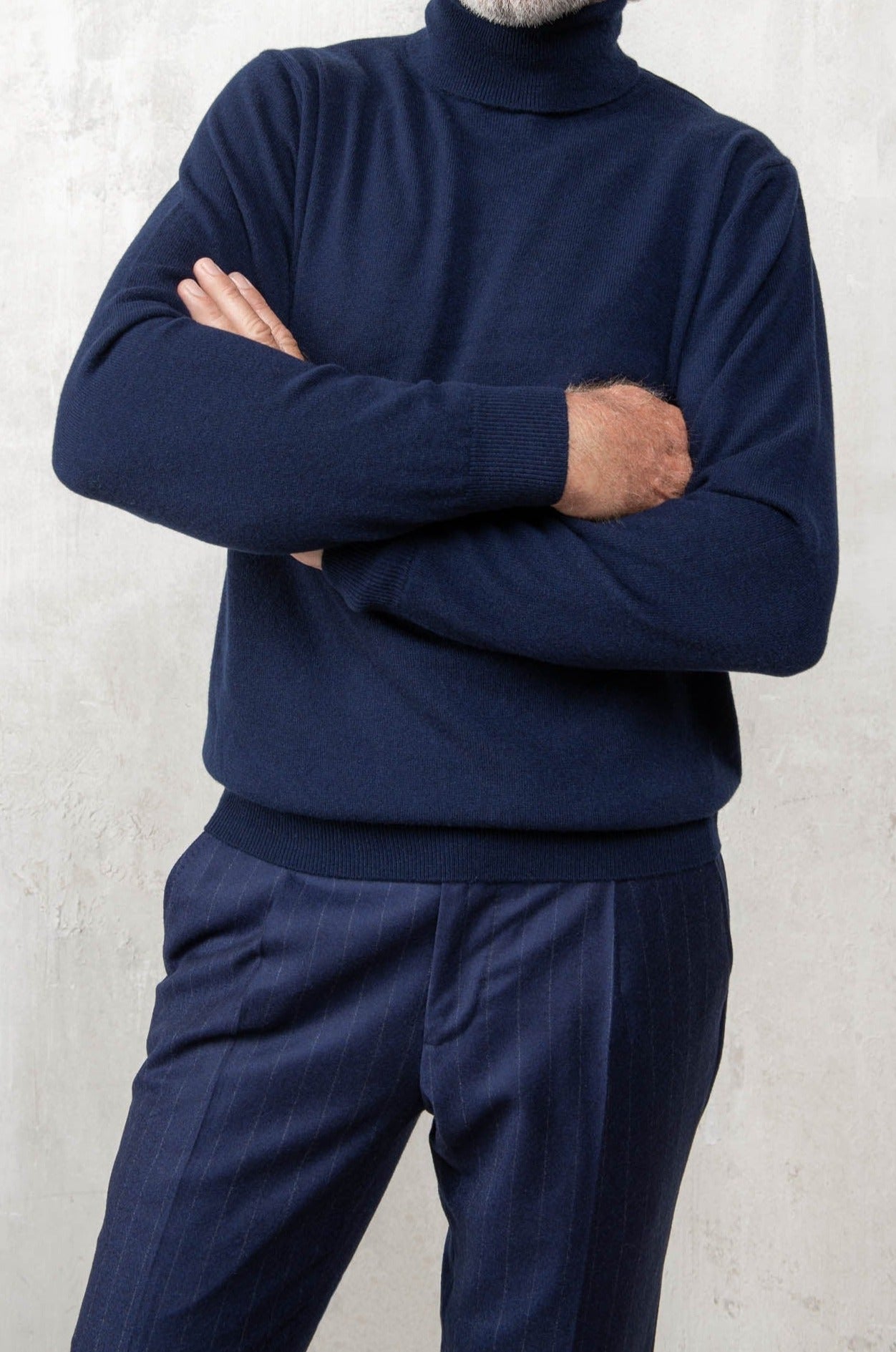 blue cashmere turtleneck, col roulé bleu marine cachemire, dolcevita in cashmere blu, col roulé bleu marine cachemire