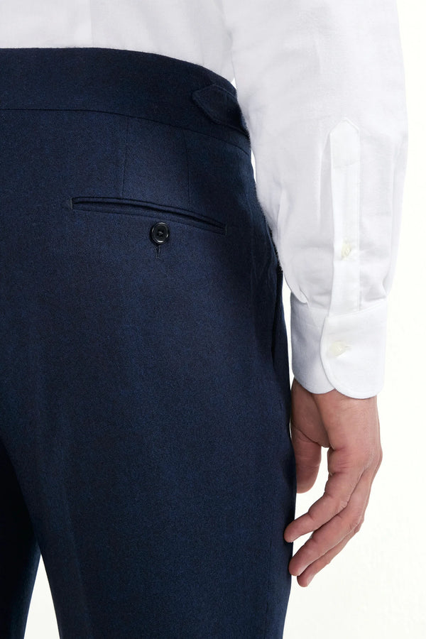 flannel trousers, blue trousers, sartorial trousers, italian style, trousers made in italy, winter trousers, pleated trousers, luxury flannel trousers, tailored blue trousers, wool flannel trousers, elegant men’s trousers, premium italian trousers, classic pleated trousers, blue dress trousers, blue winter pants, italian wool trousers, blue smart trousers, blue formal trousers, italian menswear trousers