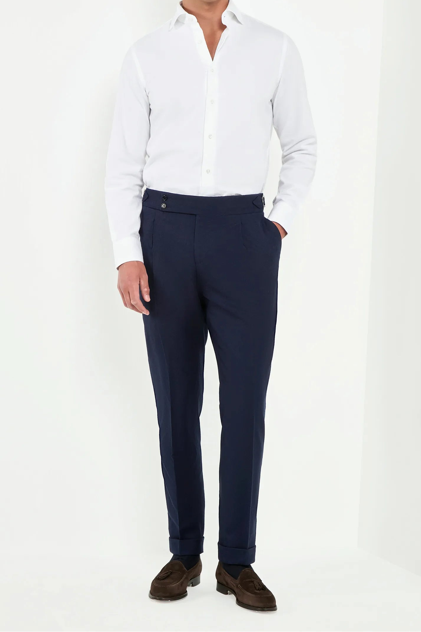 flannel trousers, blue trousers, sartorial trousers, italian style, trousers made in italy, winter trousers, pleated trousers, luxury flannel trousers, tailored blue trousers, wool flannel trousers, elegant men’s trousers, premium italian trousers, classic pleated trousers, blue dress trousers, blue winter pants, italian wool trousers, blue smart trousers, blue formal trousers, italian menswear trousers