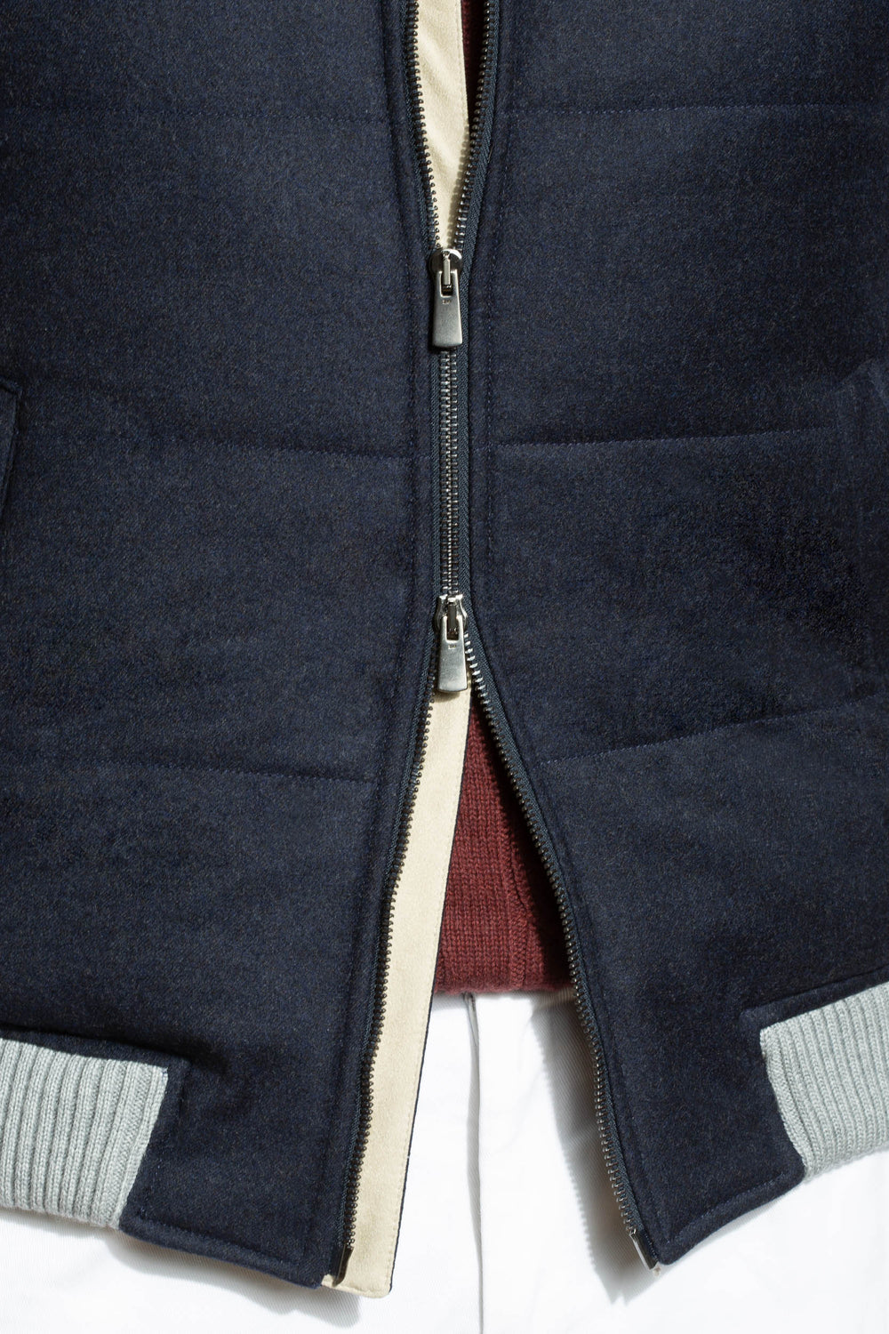 Blue down vest, Blue Down vest for men, doudoune sans manche, doudoune pour homme, gilet smanicato, smanicato, gilet per uomini, gilet bleu, doudoune bleue.