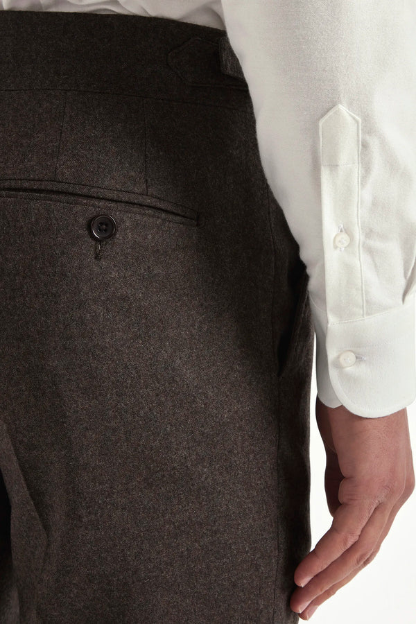 brown flannel trousers, brown ghurka flannel trousers, brown winter trousers, pantalon marron en flanelle, pantalon ghurka marron, pantalon ghurka flanelle marron