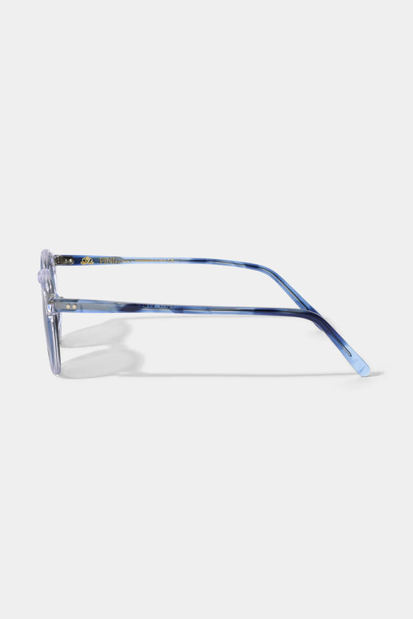 Clear Portofino Sunglasses, men's elegant transparent sunglasses, refined and timeless design, high-quality lenses, lightweight and comfortable, lunettes Portofino transparentes pour hommes, lunettes de soleil sophistiquées, protection UV et confort optimal, occhiali da sole Portofino trasparenti, design raffinato e senza tempo, lenti di alta qualità, accessorio di classe.
