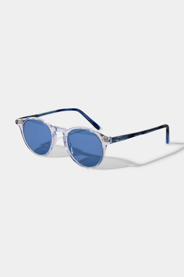 Clear Portofino Sunglasses, men's elegant transparent sunglasses, refined and timeless design, high-quality lenses, lightweight and comfortable, lunettes Portofino transparentes pour hommes, lunettes de soleil sophistiquées, protection UV et confort optimal, occhiali da sole Portofino trasparenti, design raffinato e senza tempo, lenti di alta qualità, accessorio di classe.
