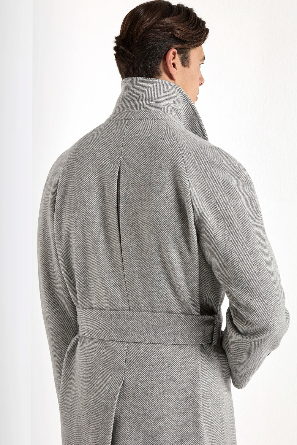 Grey Coat, Italian Wool Coat, Grey Raglan Coat, Italian Herringbone Coat, Wool and Cashmere Coat, Men wool grey coat, Manteau gris, Manteau italien en laine, Manteau gris raglan, Manteau italien à chevrons, Manteau en laine et cachemire, Manteau gris en laine pour homme, Cappotto grigio, cappotto di lana italiano, cappotto raglan grigio, cappotto italiano a spina di pesce, cappotto di lana e cashmere, cappotto di lana grigio da uomo