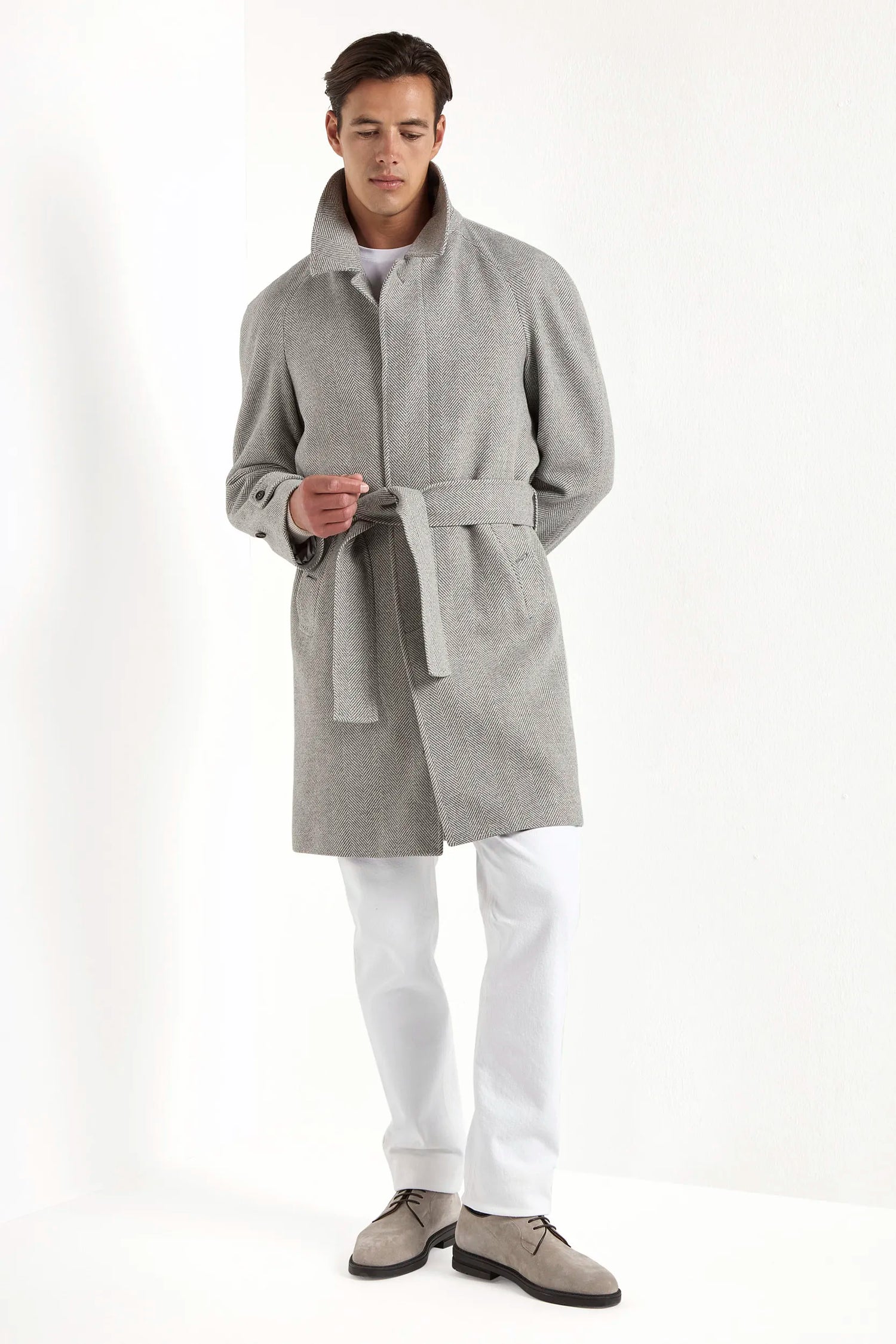 Grey Coat, Italian Wool Coat, Grey Raglan Coat, Italian Herringbone Coat, Wool and Cashmere Coat, Men wool grey coat, Manteau gris, Manteau italien en laine, Manteau gris raglan, Manteau italien à chevrons, Manteau en laine et cachemire, Manteau gris en laine pour homme, Cappotto grigio, cappotto di lana italiano, cappotto raglan grigio, cappotto italiano a spina di pesce, cappotto di lana e cashmere, cappotto di lana grigio da uomo