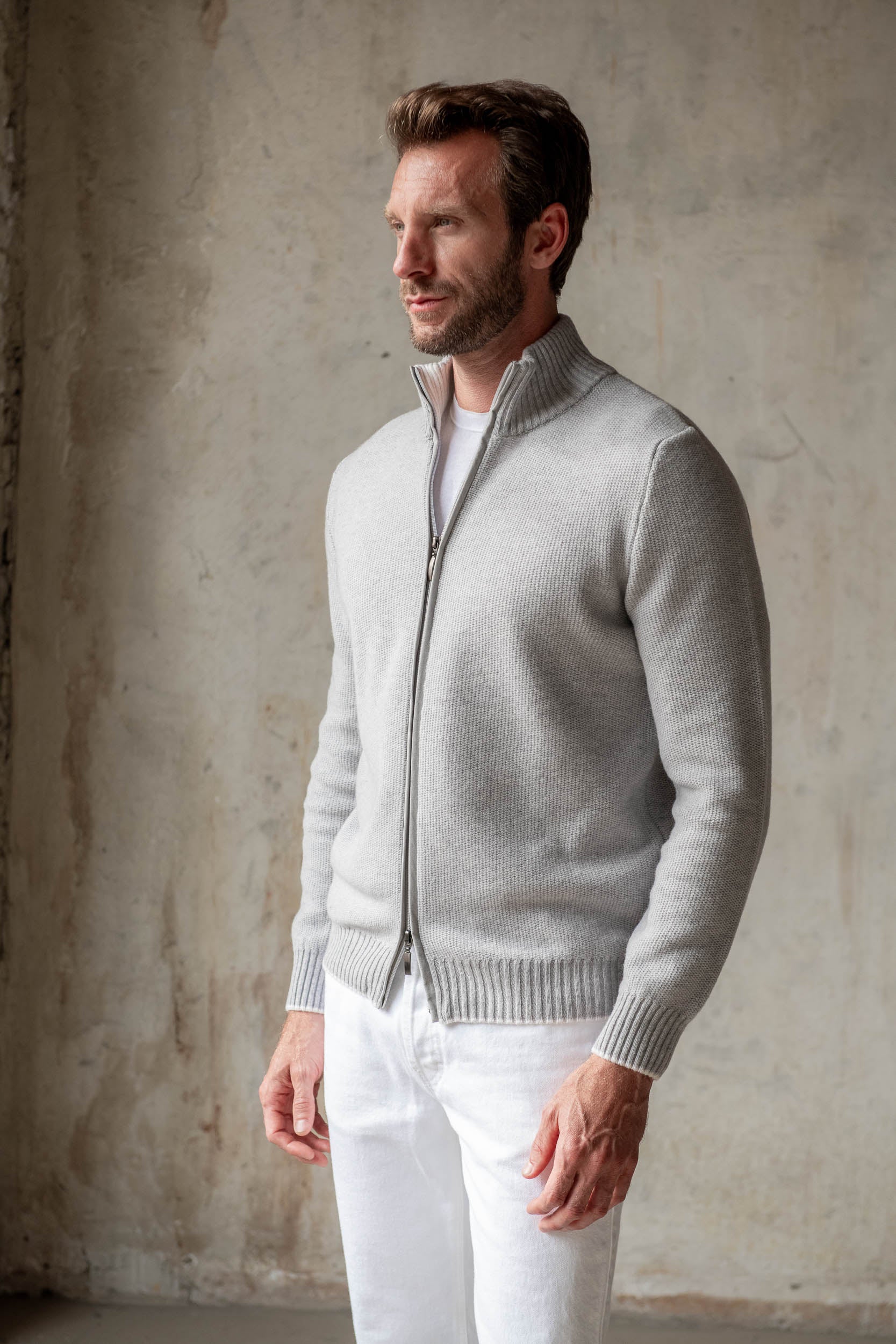 grey full zip, grey cashmere full zip, full zip cardigan, full zip grigio, full zip cashmere grigio, cardigan full zip, zip complet gris, zip complet cachemire gris, zip complet cardigan