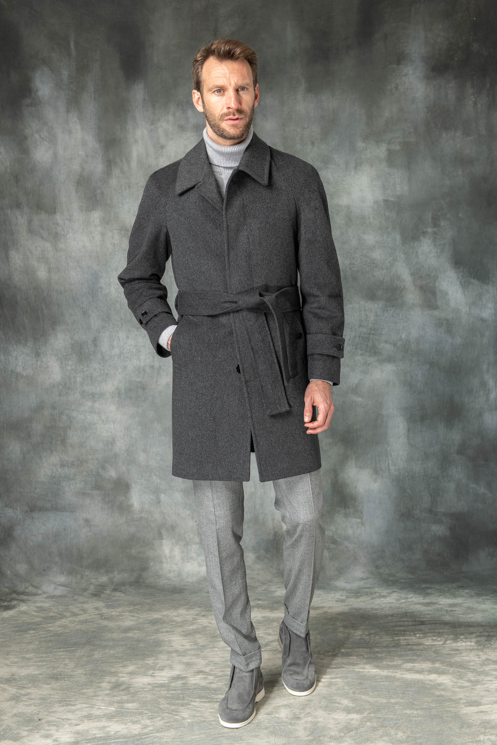 Grey raglan coat in Loro Piana wool – Made in Italy