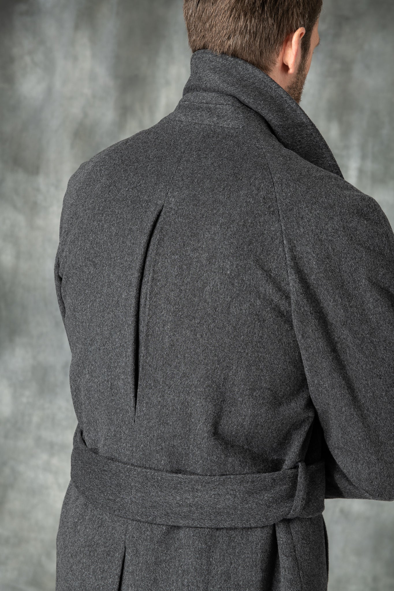 Manteau raglan gris en laine Loro Piana – Made in Italy