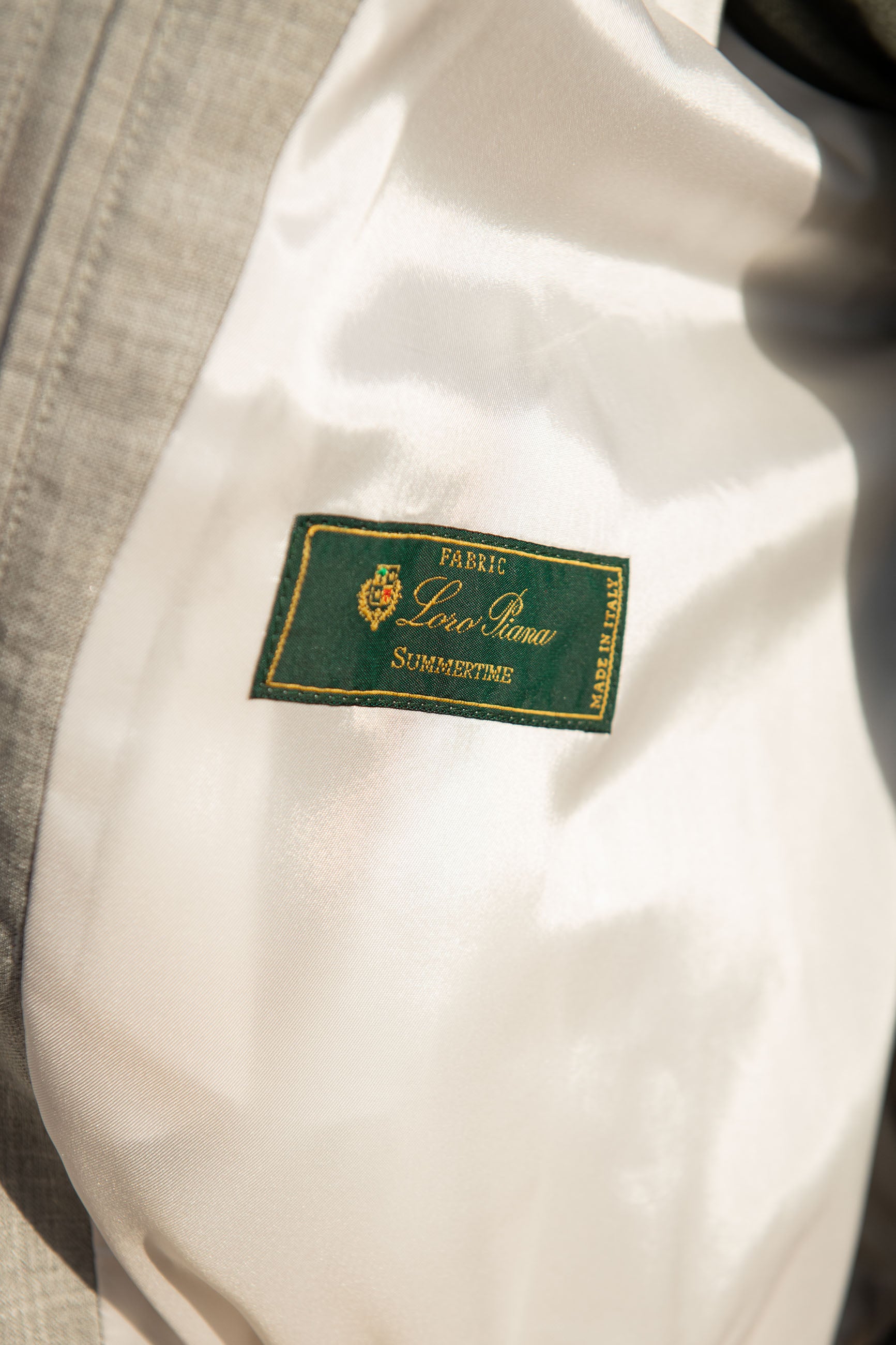 Veste courte grise en tissu Loro Piana – Made in Italy