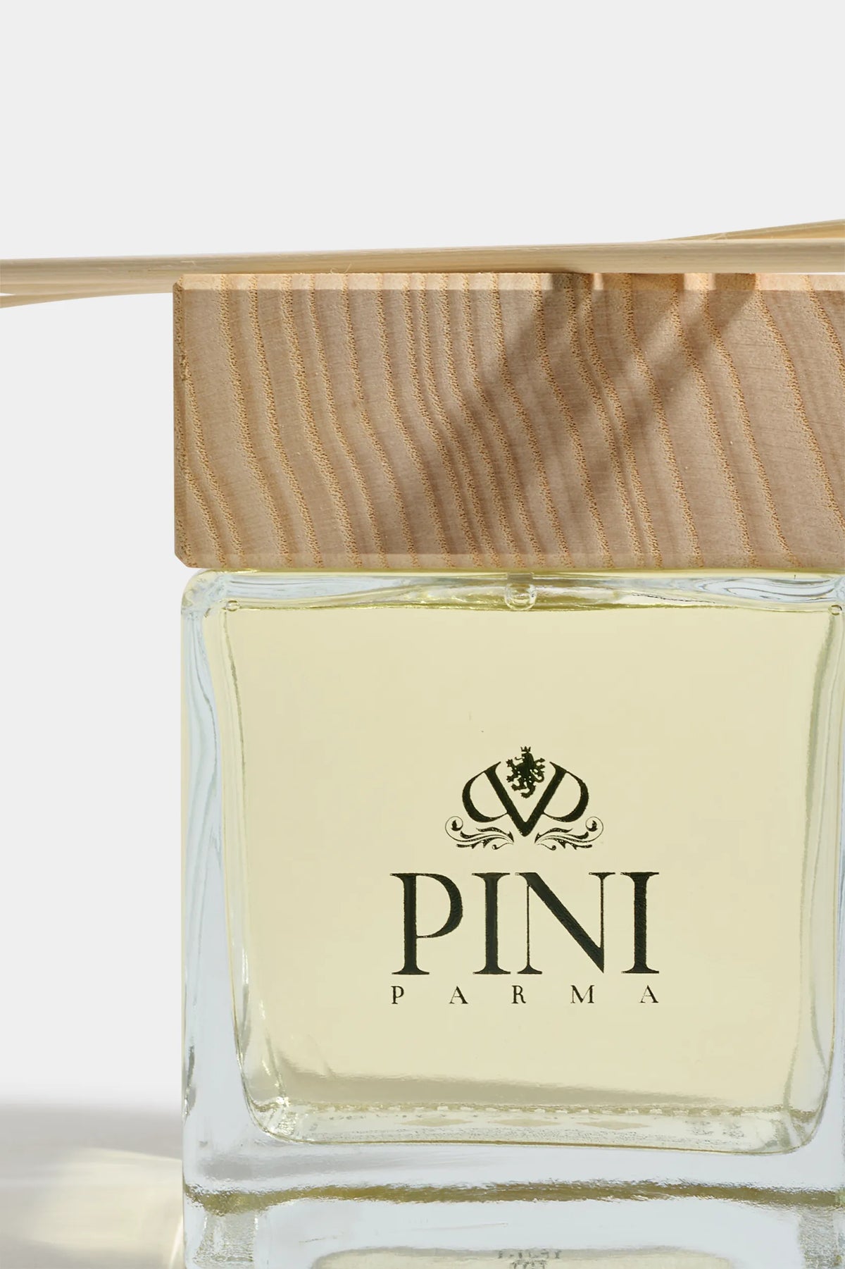 pini parma home fragrance, italian home fragrance, luxury home scent, elegant home fragrance, refined italian fragrance, premium home fragrance, sophisticated room scent, timeless italian fragrance, upscale home fragrance, classic home scent, italian craftsmanship fragrance, premium home diffuser, elegant italian scent, luxury men's home fragrance, refined home perfume, premium italian home scent