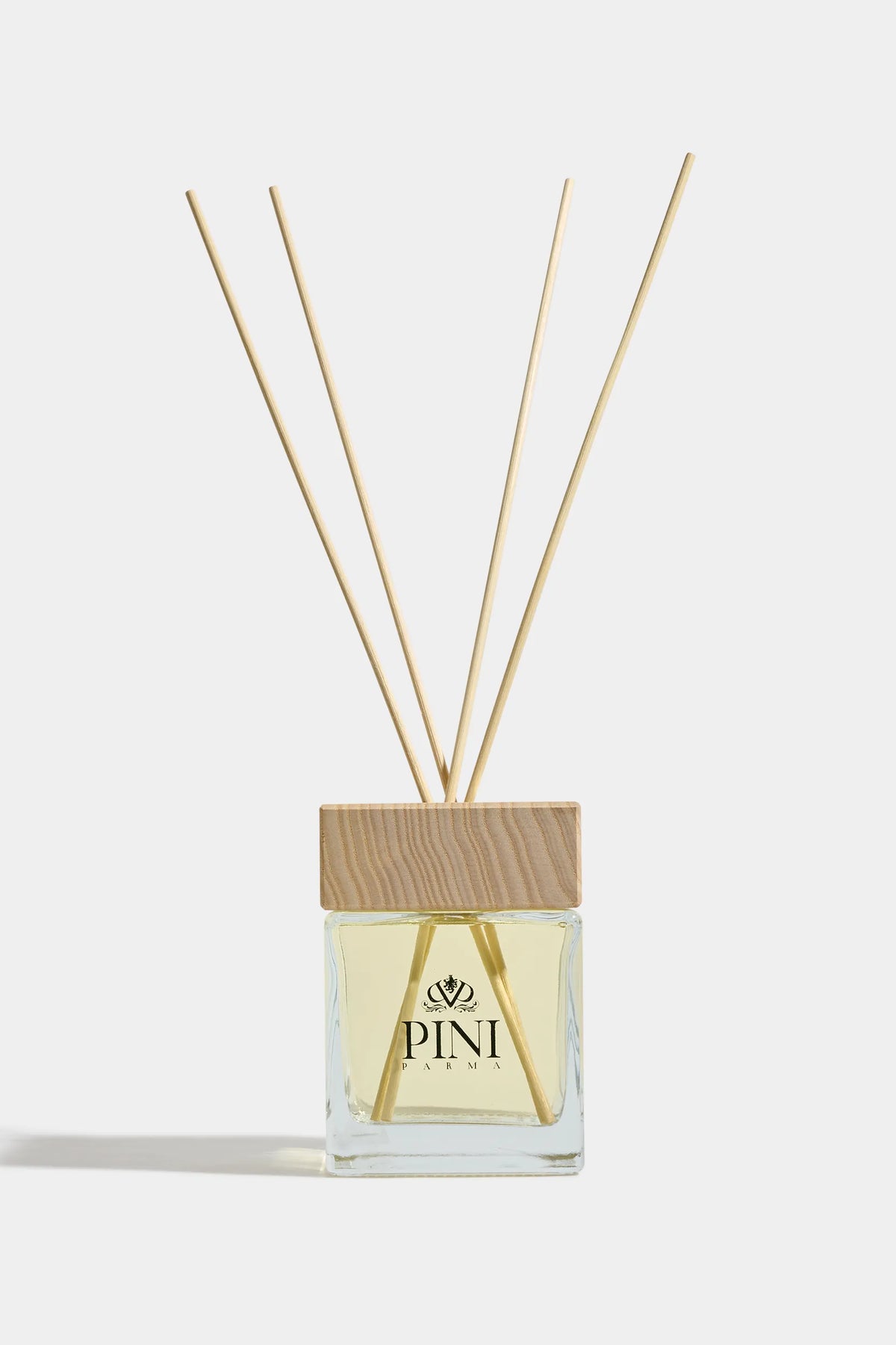 pini parma home fragrance, italian home fragrance, luxury home scent, elegant home fragrance, refined italian fragrance, premium home fragrance, sophisticated room scent, timeless italian fragrance, upscale home fragrance, classic home scent, italian craftsmanship fragrance, premium home diffuser, elegant italian scent, luxury men's home fragrance, refined home perfume, premium italian home scent