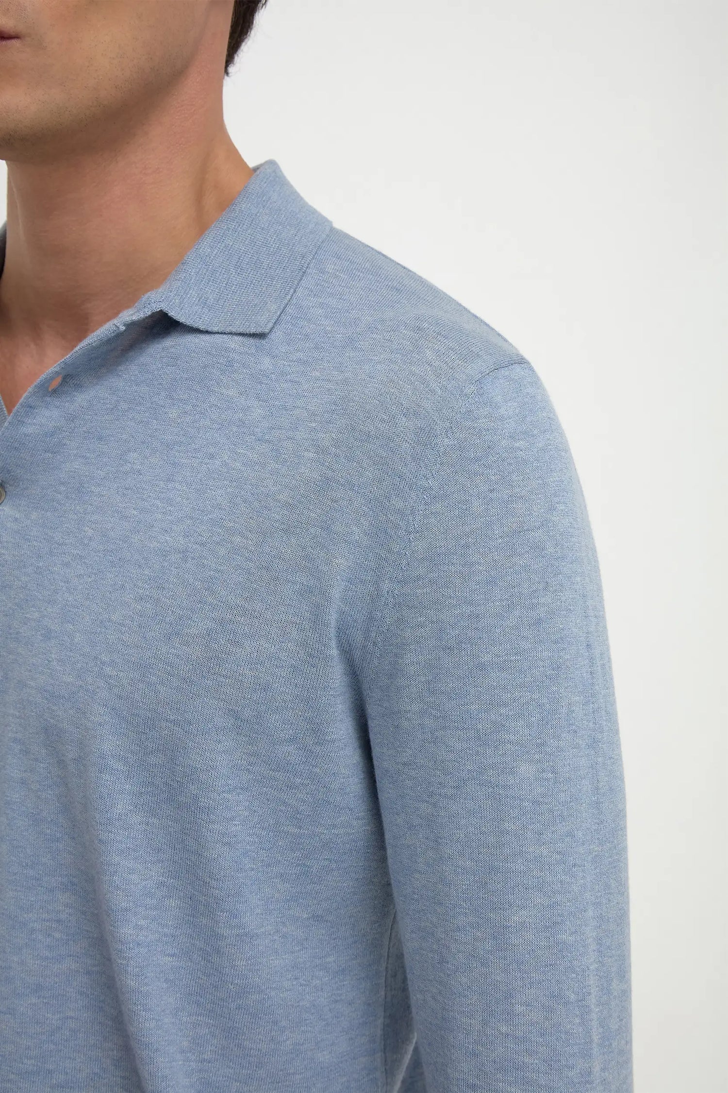 High-end light blue long sleeve polo, Italian light blue polo shirt, luxury men’s long sleeve polo, premium Italian cotton polo, elegant men’s casual shirt, handcrafted Italian polo, classic light blue long sleeve polo, stylish Italian polo shirt, polo bleu clair à manches longues fabriqué en Italie, polo italien bleu clair haut de gamme, polo de luxe pour homme, polo élégant en coton italien, polo azzurro a maniche lunghe fatto in Italia, polo elegante italiano