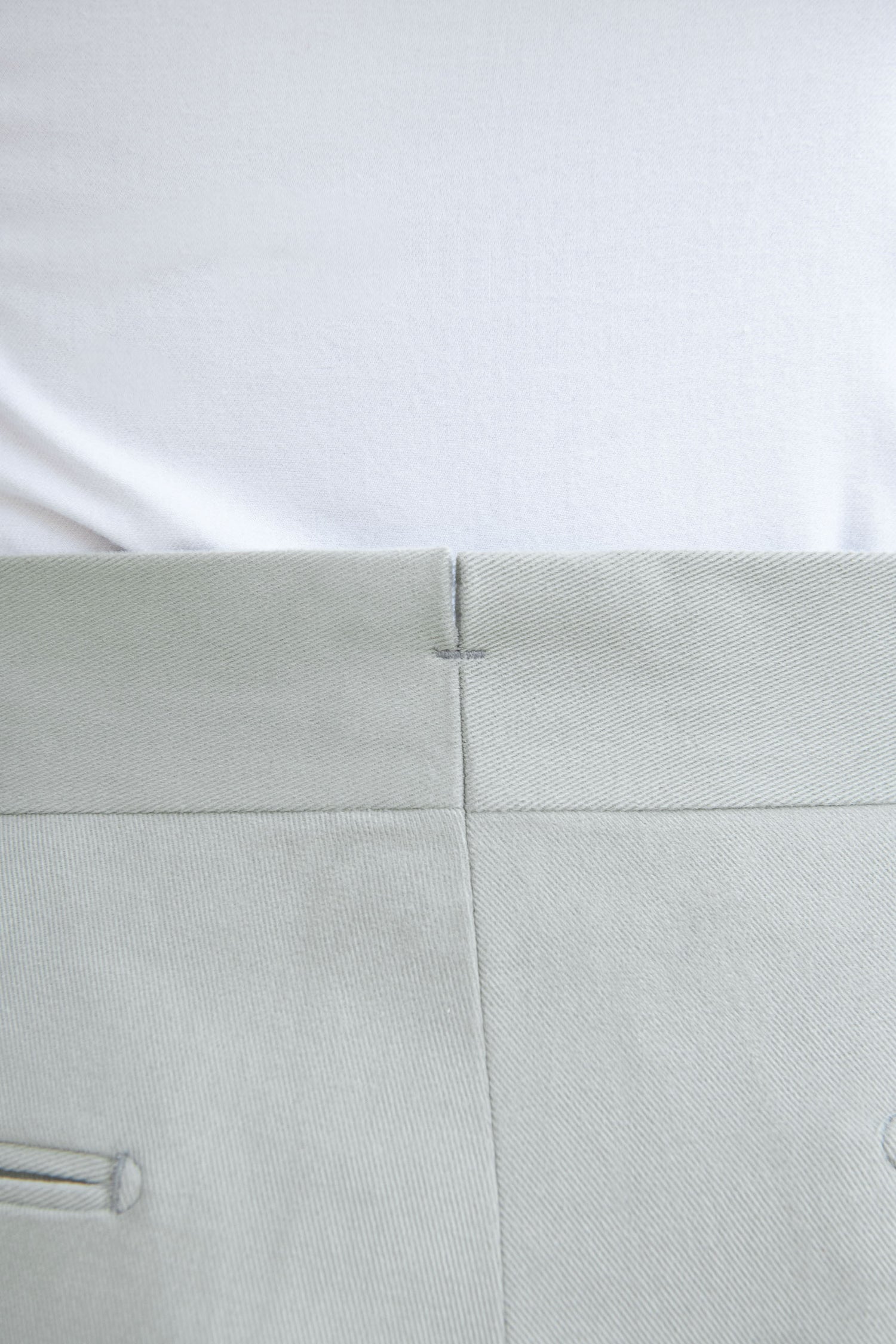 Men Cotton Trousers, Italia style cotton trousers, Light Grey High Rise Trousers, High Rise cotton trousers, Pantalon en coton pour homme, pantalon en coton de style italien, pantalon gris clair à taille haute, pantalon en coton à taille haute, Pantaloni da uomo in cotone, pantaloni in cotone stile italiano, pantaloni a vita alta grigio chiaro, pantaloni in cotone a vita alta,