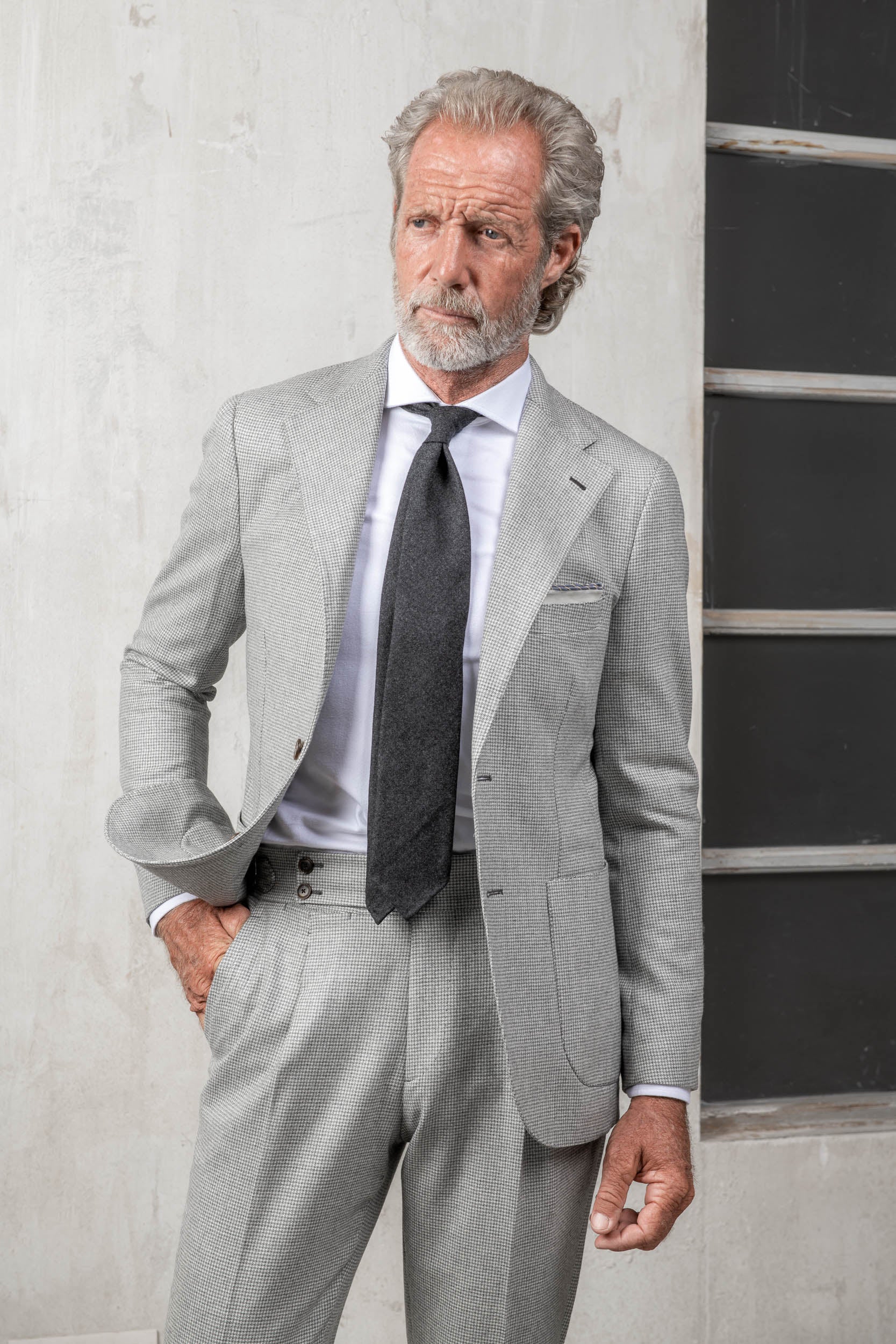 light grey houndstooth suit, costume gris pied de poule, grey houndstooth suit, grey houndstooth flannel suit, Italian Suit, Abito Italiano, Costume Italien