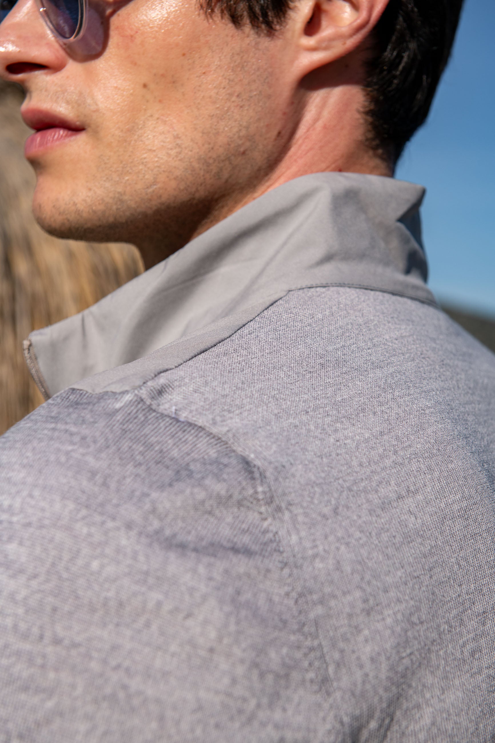Bomber grigio chiaro in maglia e nylon – Made in Italy