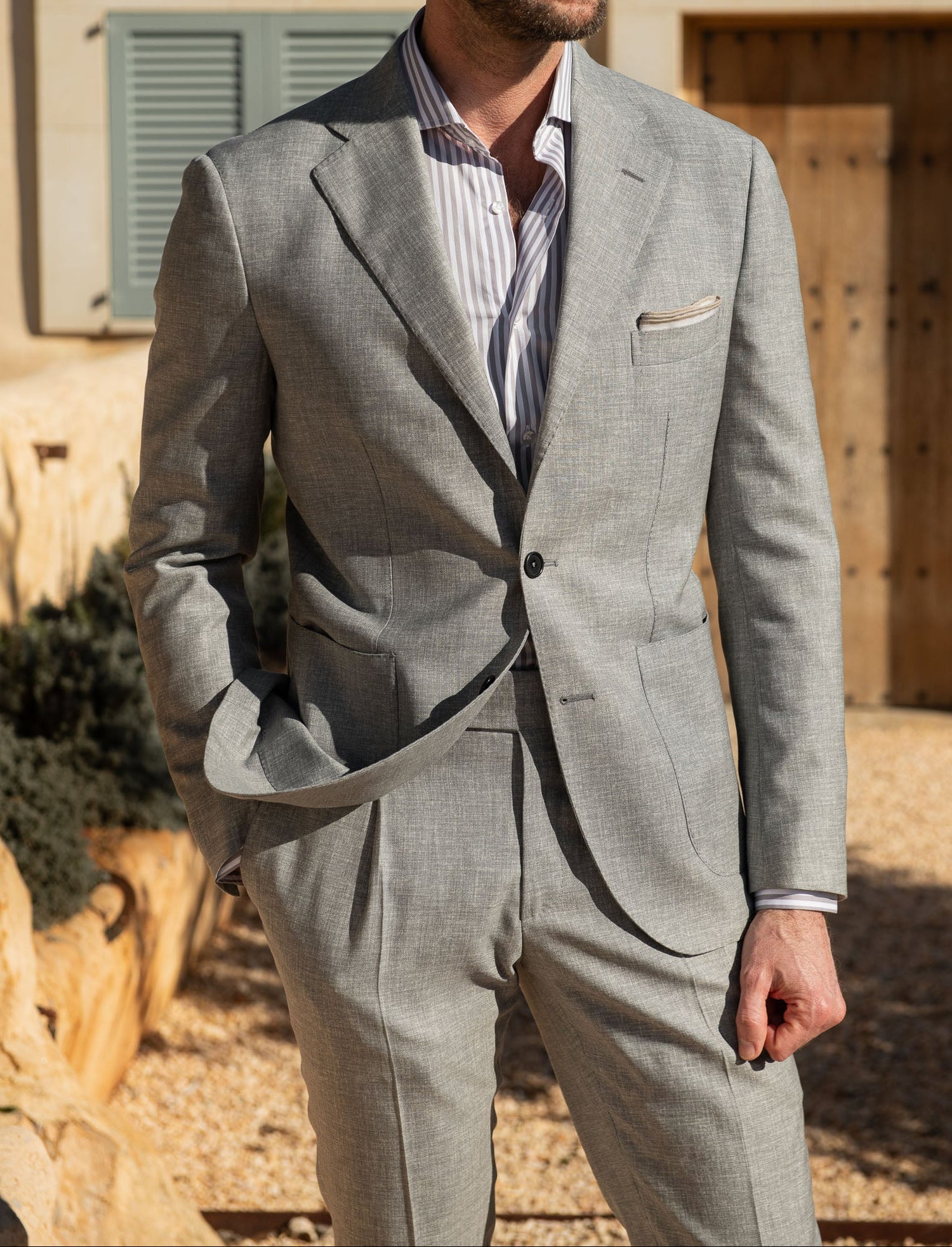 Wool Suit, light grey suit, light grey wool suit, light grey summer wool suit, Costume en laine, costume gris clair, costume en laine gris clair, costume en laine gris clair estival, Abito in lana, abito grigio chiaro, abito in lana grigio chiaro, abito in lana estivo grigio chiaro,