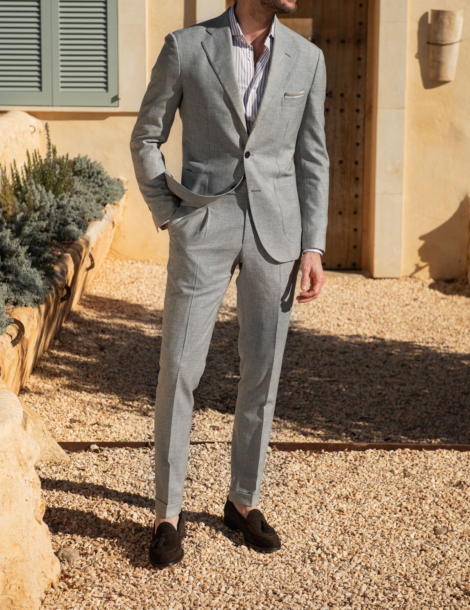 Wool Suit, light grey suit, light grey wool suit, light grey summer wool suit, Costume en laine, costume gris clair, costume en laine gris clair, costume en laine gris clair estival, Abito in lana, abito grigio chiaro, abito in lana grigio chiaro, abito in lana estivo grigio chiaro,
