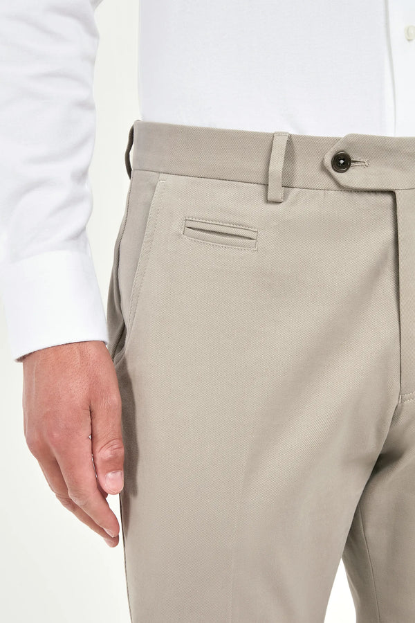 beige cotton and cashmere trousers, men’s tailored trousers, italian trousers made in italy, beige smart trousers, elegant men’s trousers, sartorial trousers, luxury beige trousers, slim fit trousers, flat front trousers, premium italian trousers, refined beige trousers, classic men’s trousers, upscale italian trousers, timeless tailored trousers, sophisticated men’s trousers, modern italian trousers, stylish beige trousers, formal beige trousers, italian craftsmanship trousers, cashmere blend trousers