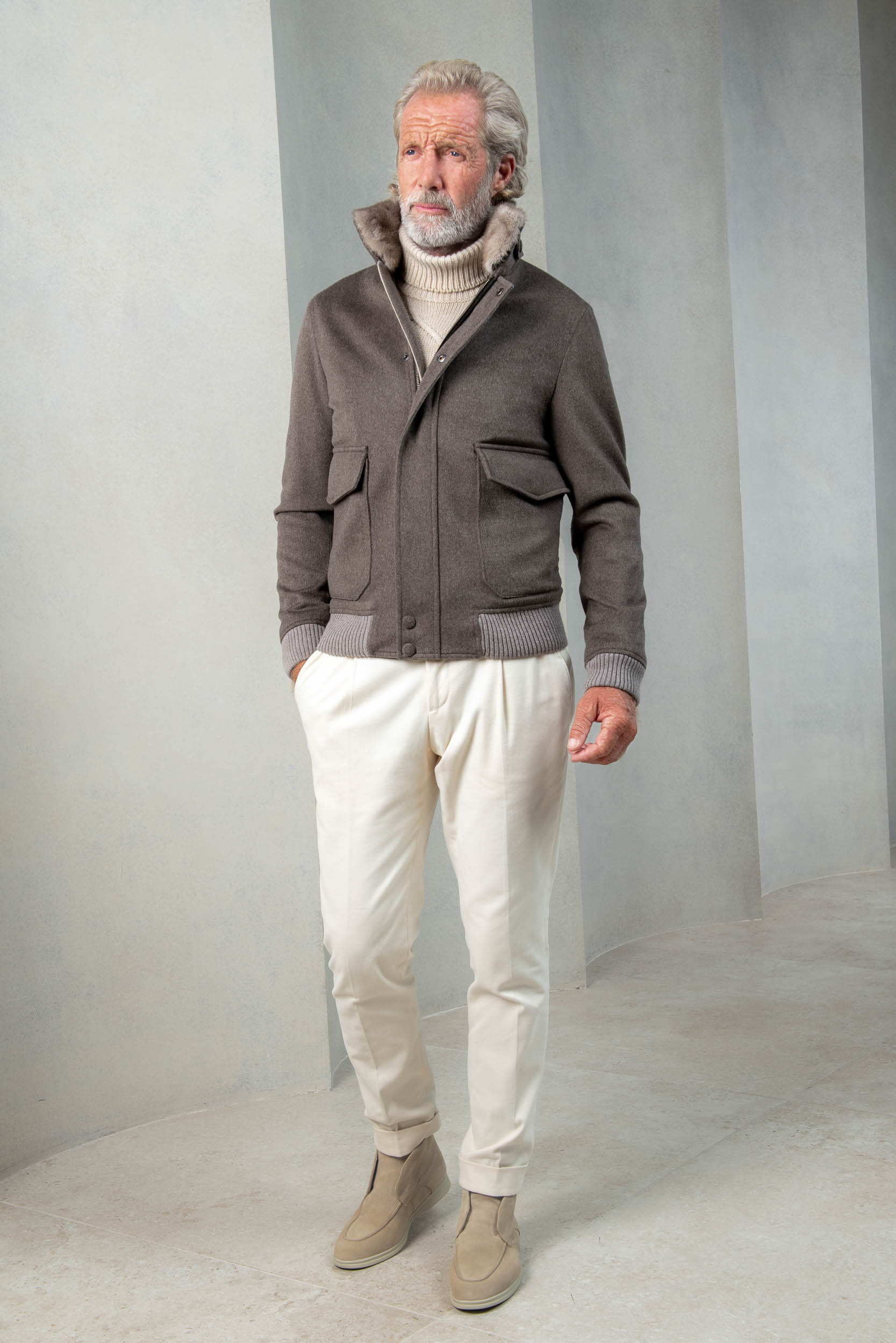 Taupe short coat with removable shearling collar – Made in Italy