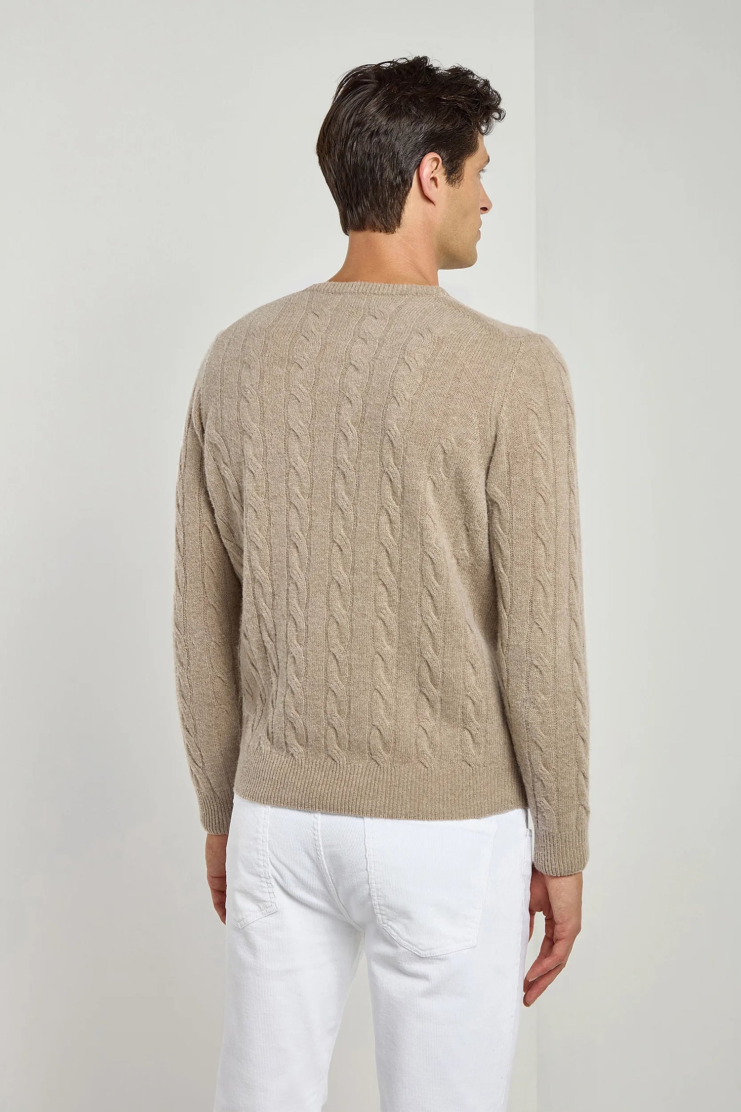 Pull taupe en maille torsadée – Made in Italy