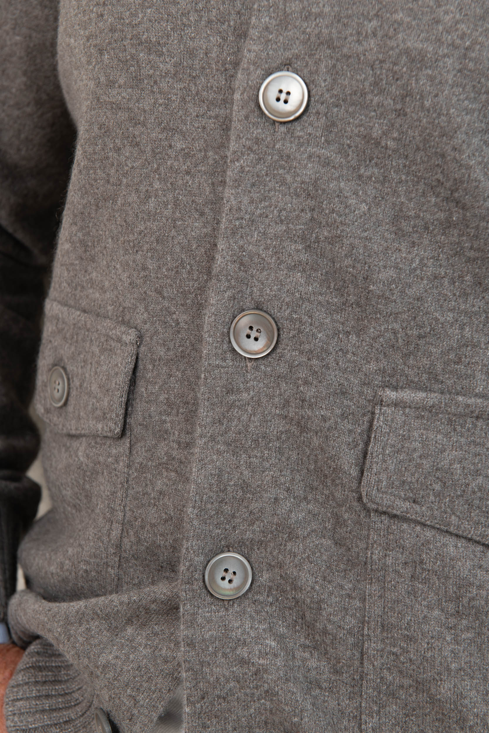 Bomber in maglia di cashmere color talpa – Made in Italy