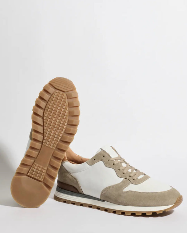 Baskets en nubuck taupe et blanc et en daim - Fabriquées en Italie
