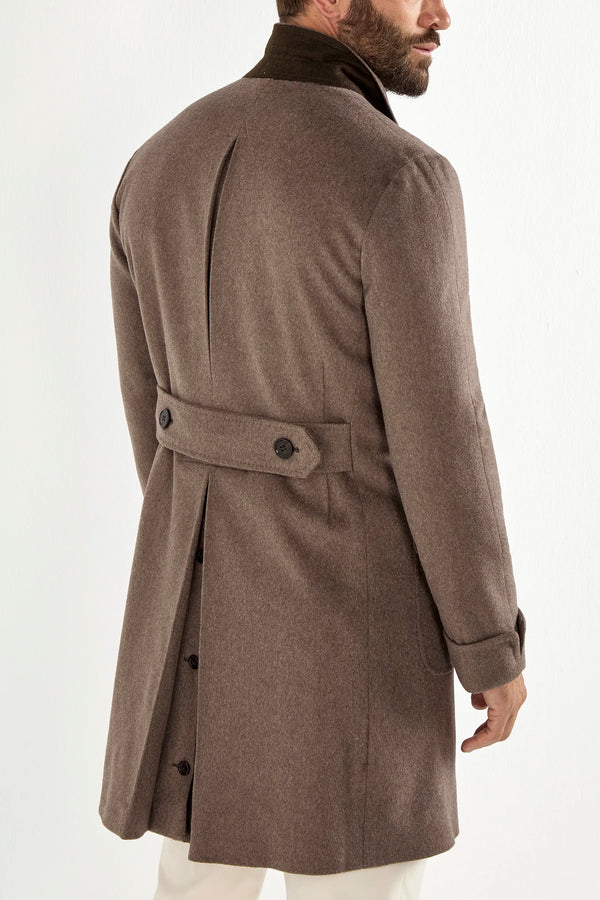 Taupe coat, men’s wool coat, Italian wool coat, brown wool coat, Loro Piana wool coat, Loro Piana coat, cappotto taupe, cappotto in lana da uomo, cappotto in lana italiana, cappotto in lana brown, cappotto Loro Piana, manteau taupe, manteau de laine pour homme, manteau de laine italien, manteau de laine marron, manteau de laine Loro Piana Capolavoro