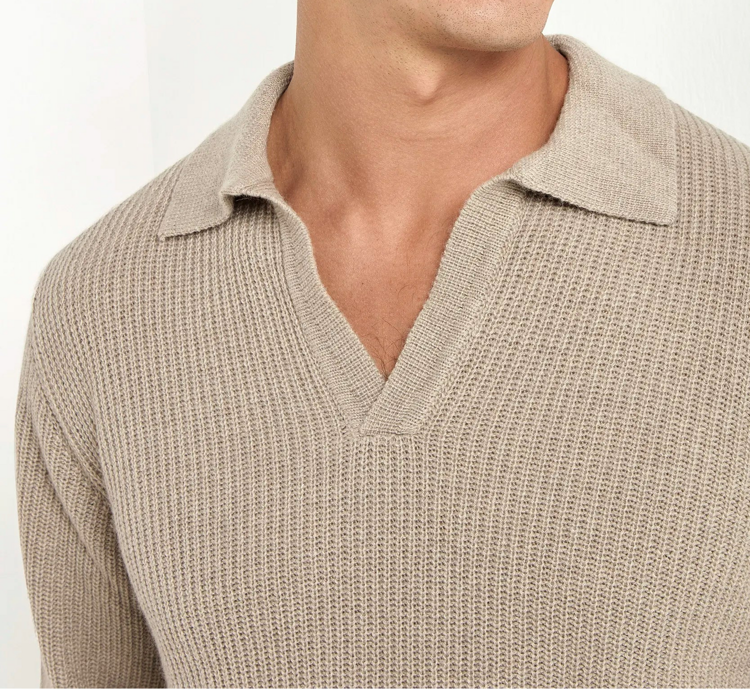 ribbed long sleeve polo, taupe long sleeve polo, taupe long sleeve ribbed polo, polo manches longues taupe, polo manches longues