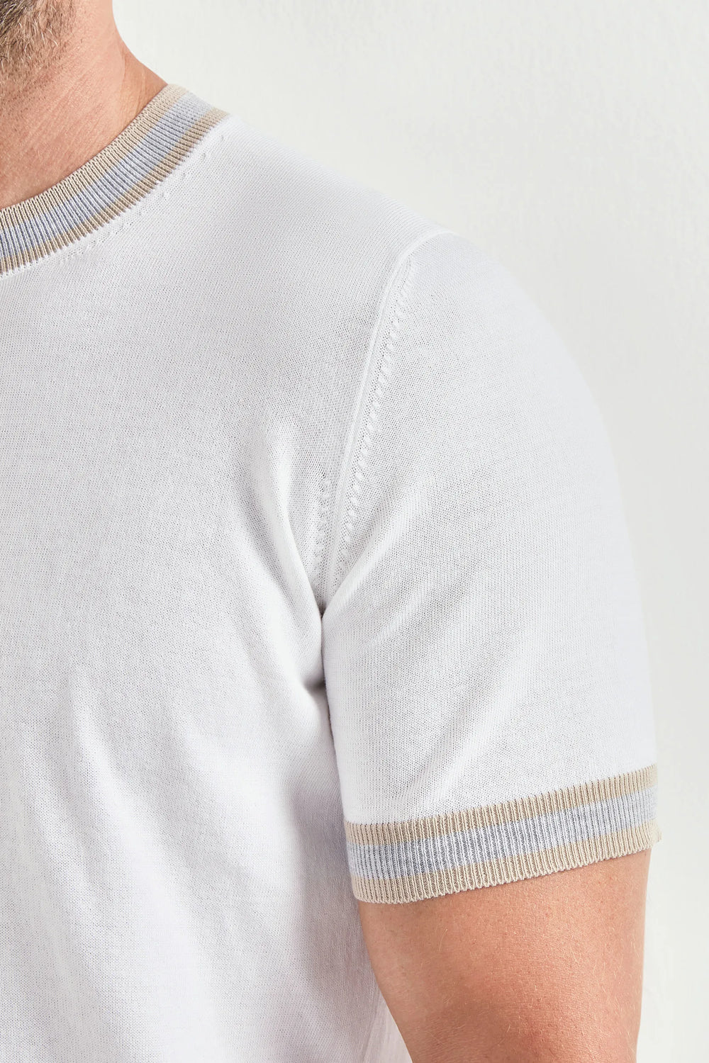 T-shirt bianca a righe lavorata a maglia - Made in Italy