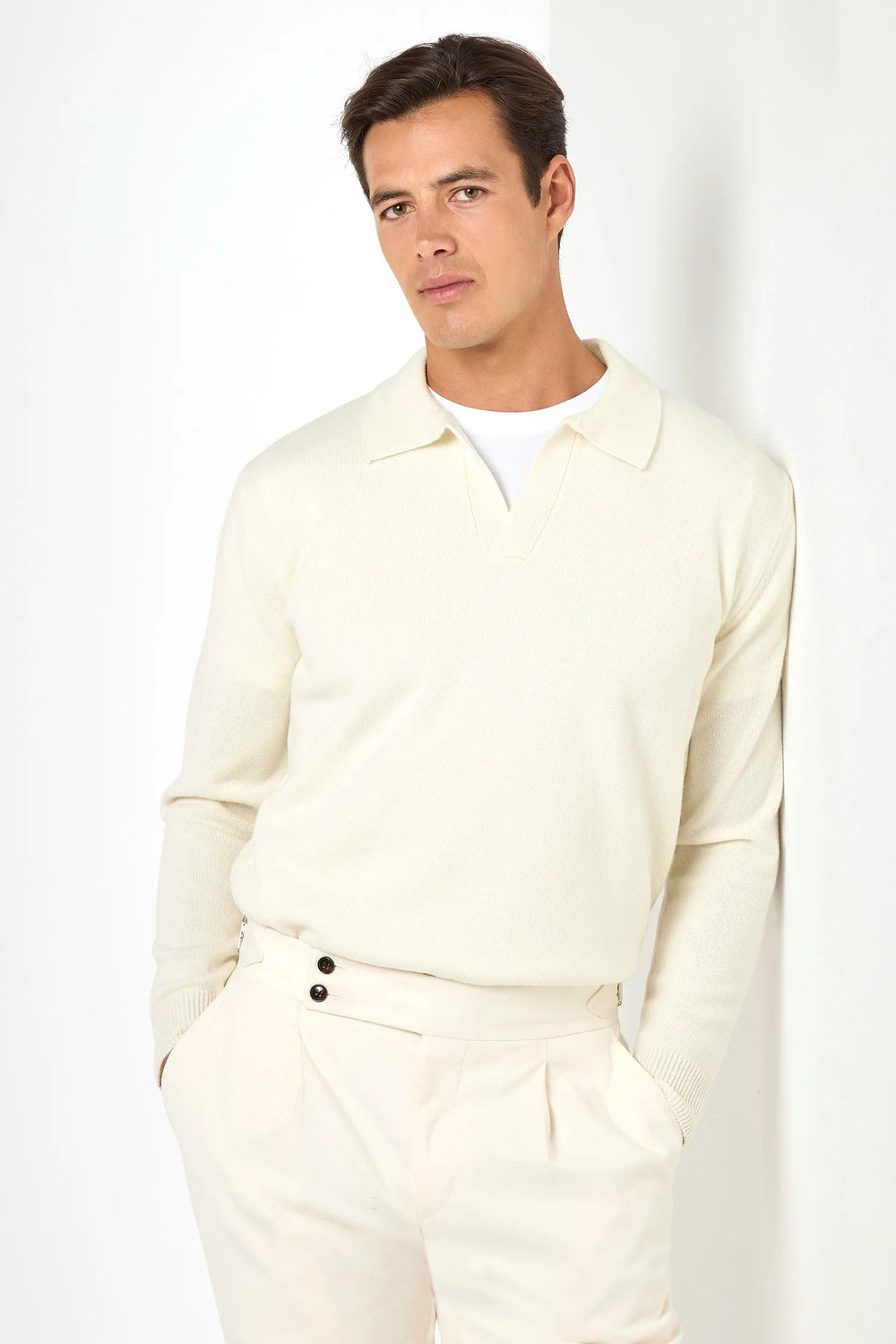 white wool polo, men's wool polo, italian wool polo, white knit polo, luxury men's polo, elegant men's polo, refined wool polo, tailored white polo, premium italian polo, sophisticated men's polo, timeless italian polo, upscale men's polo, classic white polo, italian craftsmanship polo, premium men's knit polo, refined italian wool polo