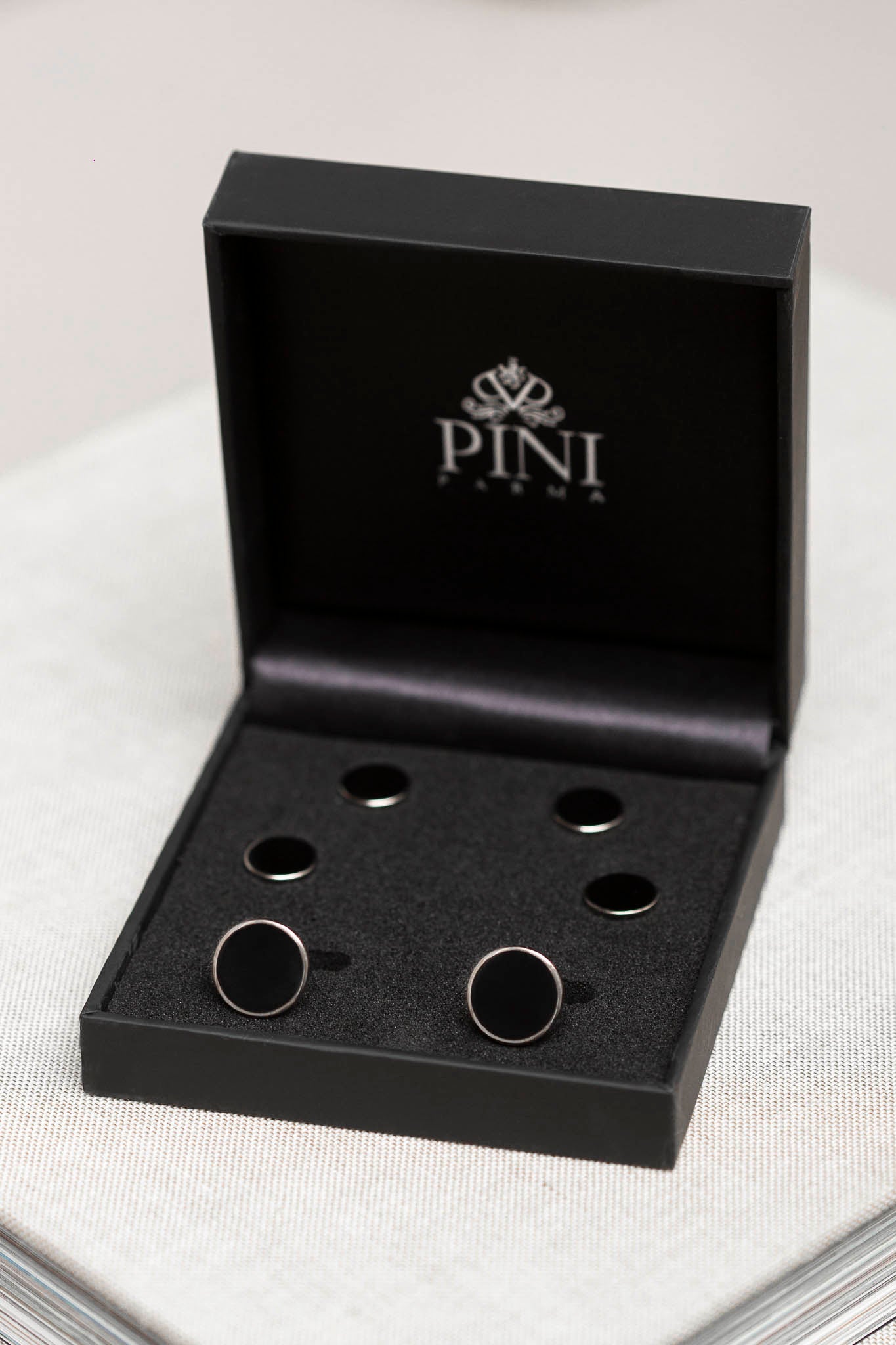 Ensemble de boutons de manchette et boutons de plastron noirs - Made in Italy