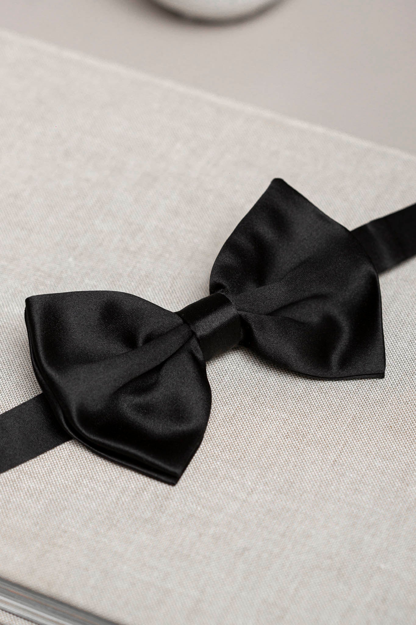 black self tie bow tie, black silk bow tie, silk bow tie, pre-tied bow-tie silk black