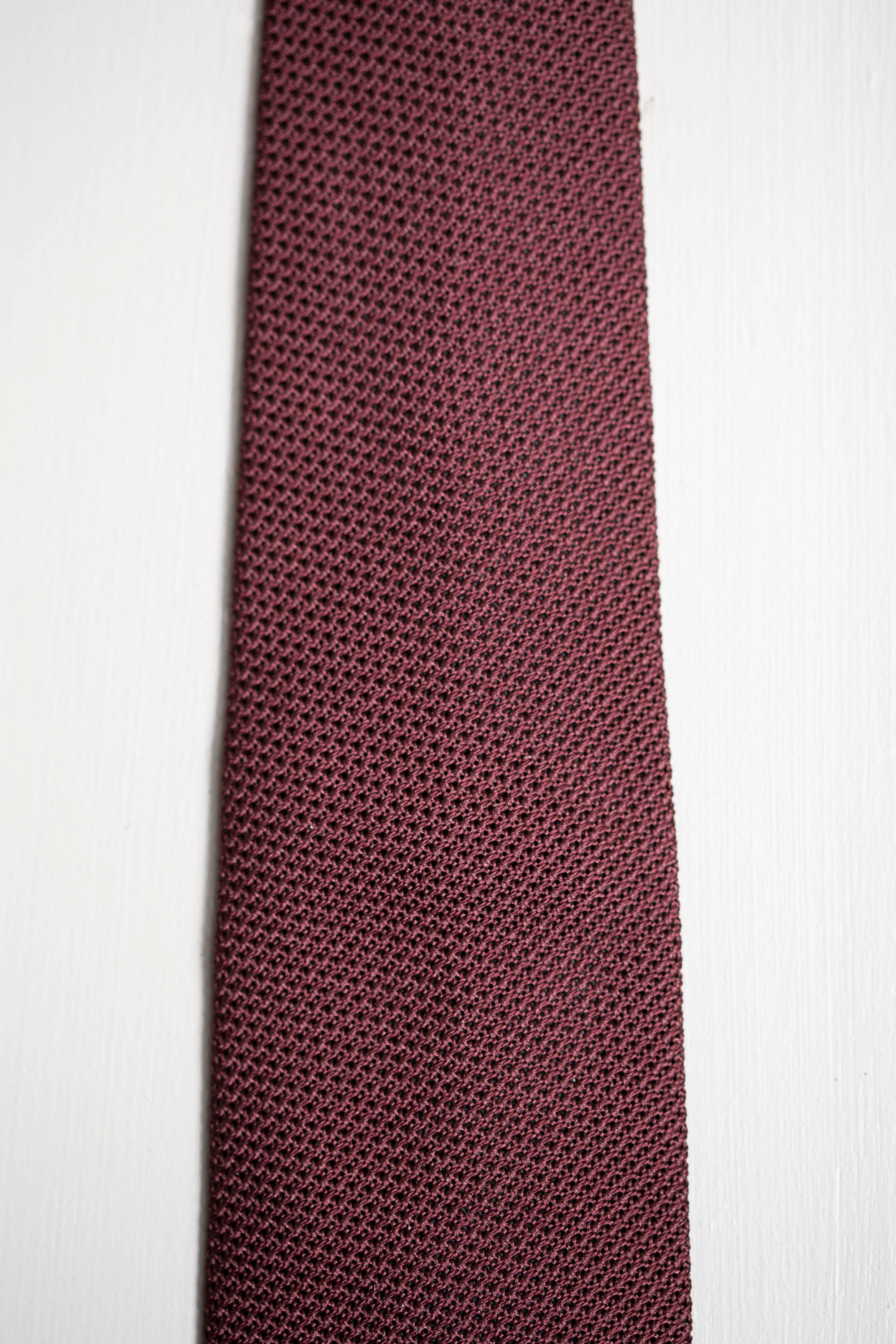 Cravatta in seta, cravatta italiana, made in italy, grenadine cravatta, Cravate en soie, soie bordeaux, cravate italienne, made in italy, cravate grenadine, Silk tie, burgundy silk, italian tie, made in italy, grenadine tie