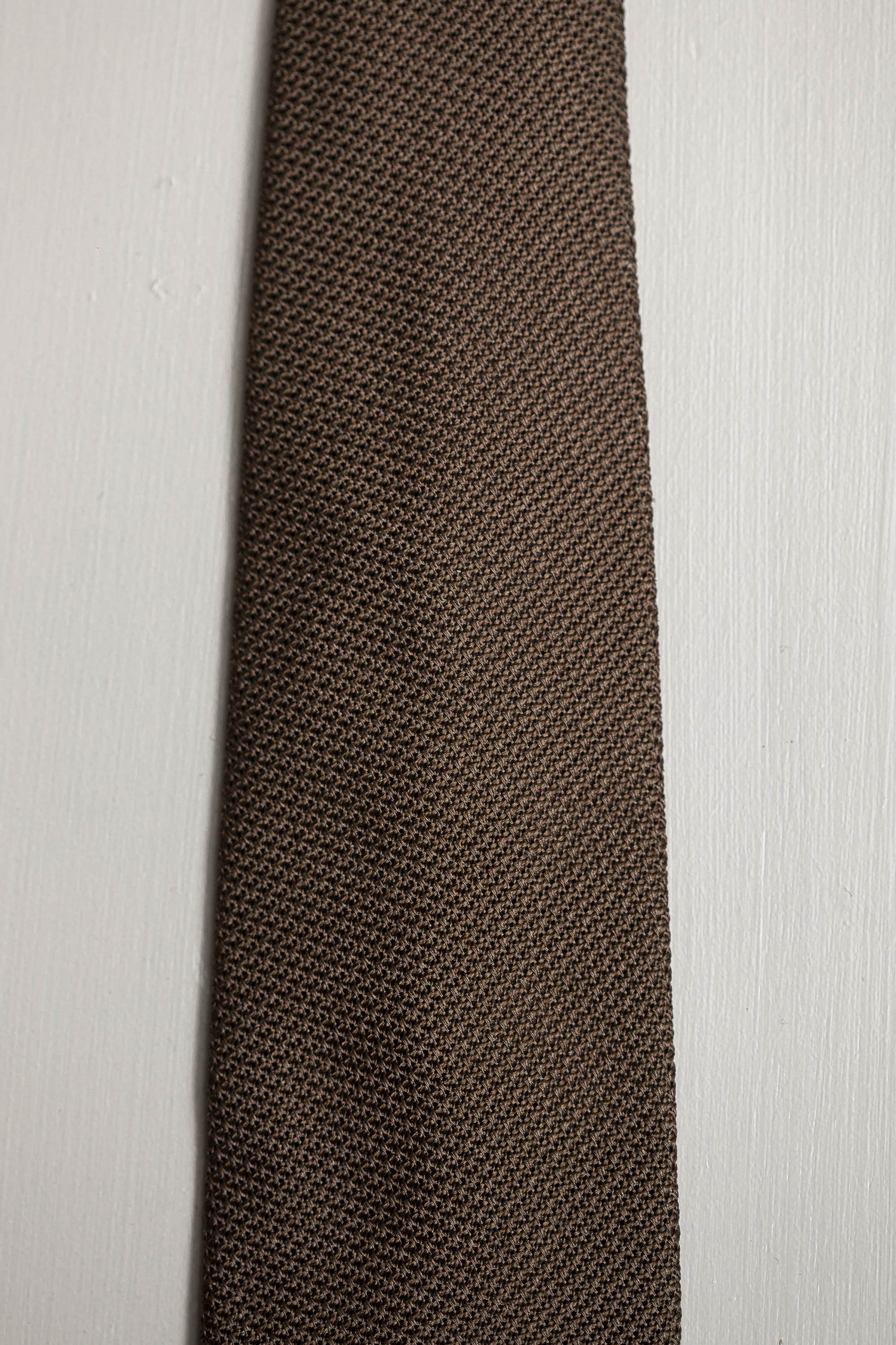 Cravatta in seta, cravatta italiana, made in italy, grenadine cravatta, Cravate en soie, soie marron, cravate italienne, made in italy, cravate grenadine, Silk tie, brown silk, italian tie, made in italy, grenadine tie