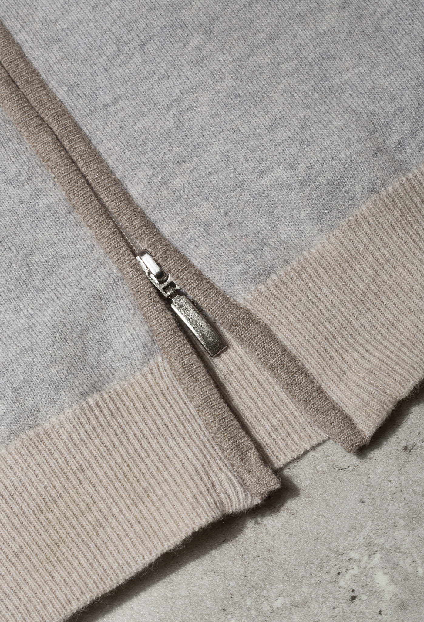 Cardigan entièrement zippé glace et taupe – Made in Italy