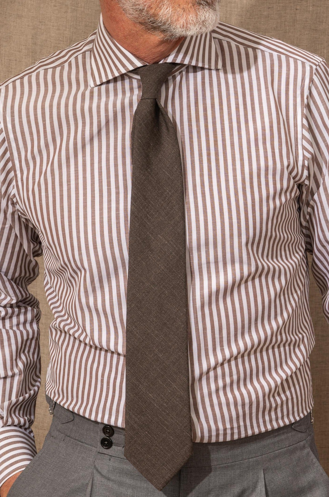 brown striped shirt, chemise à rayures marron, chemise marron à rayures, brown striped shirt