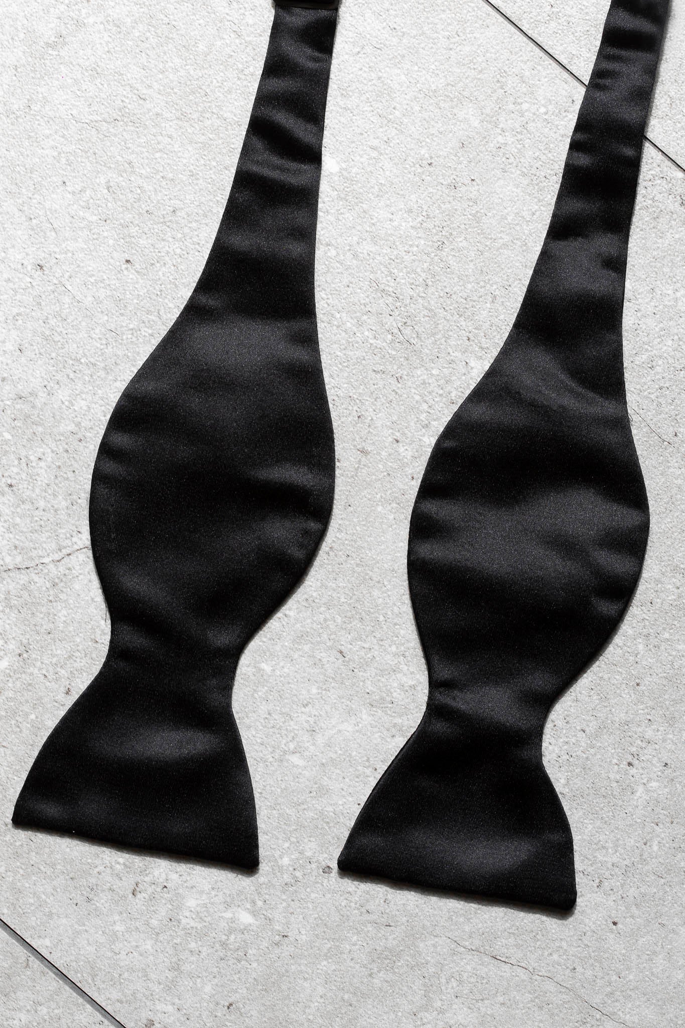 Black silk self-tie bow tie - Made In Italy