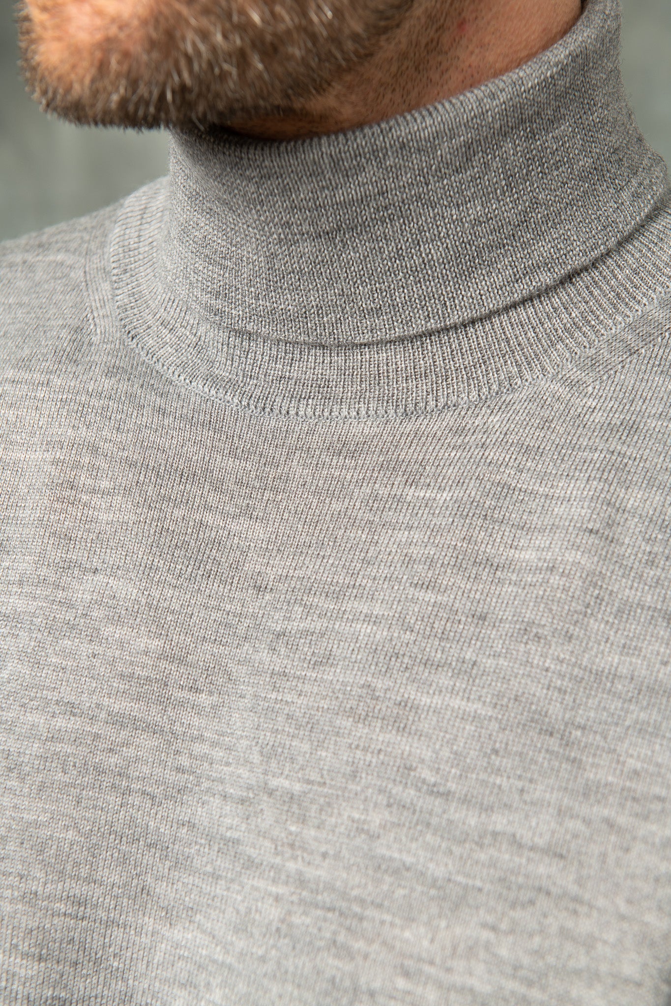 Col roulé gris en mérinos – Made in Italy