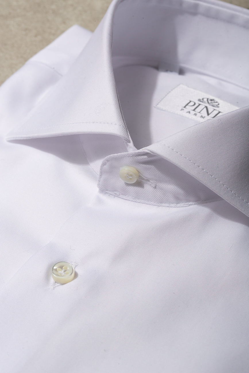 chemise blanche, white shirt, chemise sartoriale blanche, sartorial white shirtwhite shirt for men, classic white shirt, white shirt, italian white shirt, made in italy white shirt, chemise blanche homme, chemise blanche coton homme, chemise blanche italienne homme, mother of pearl buttons shirt, mother of pearl buttons, zampa di gallina