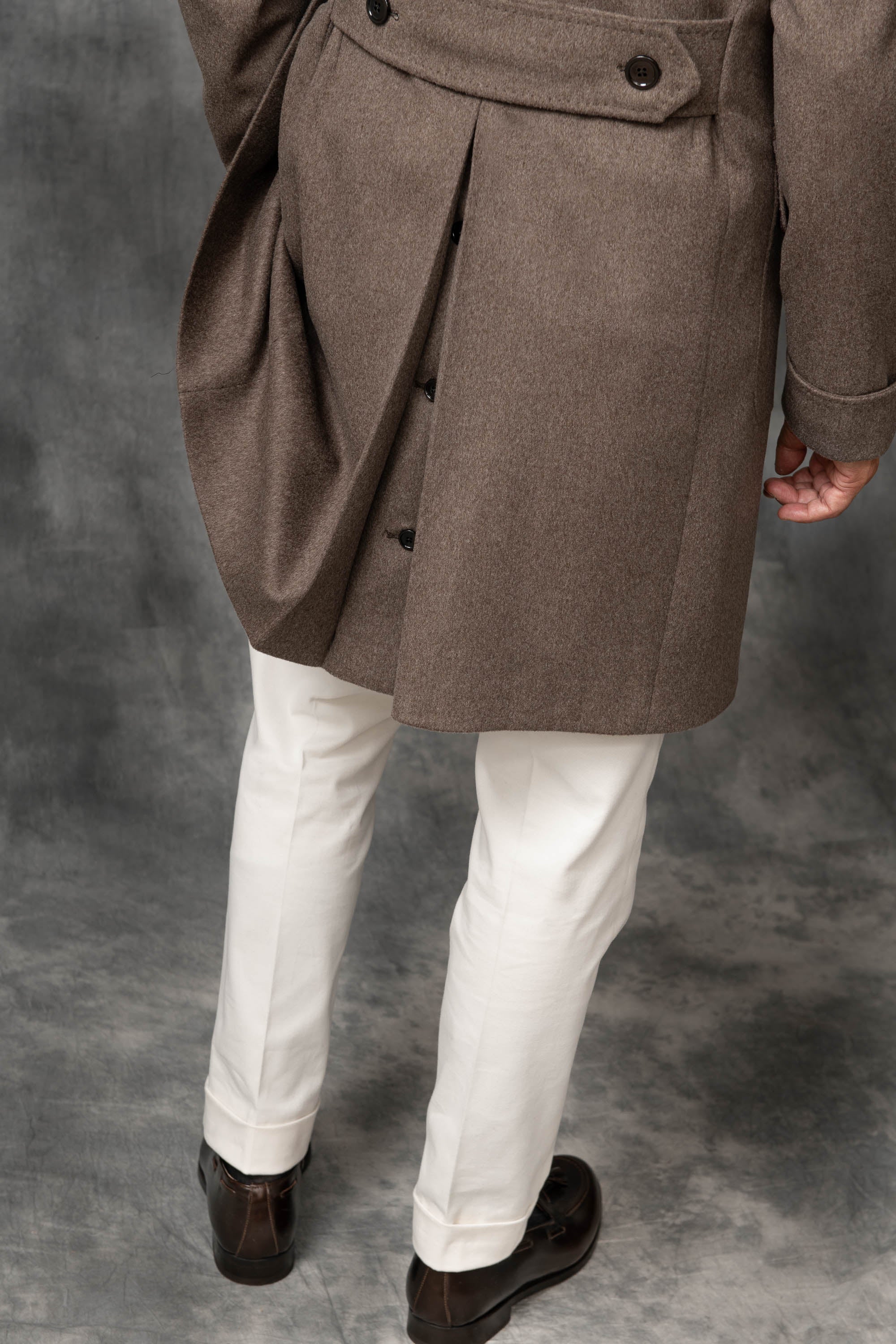 Manteau polo taupe en laine Loro Piana – Made in Italy