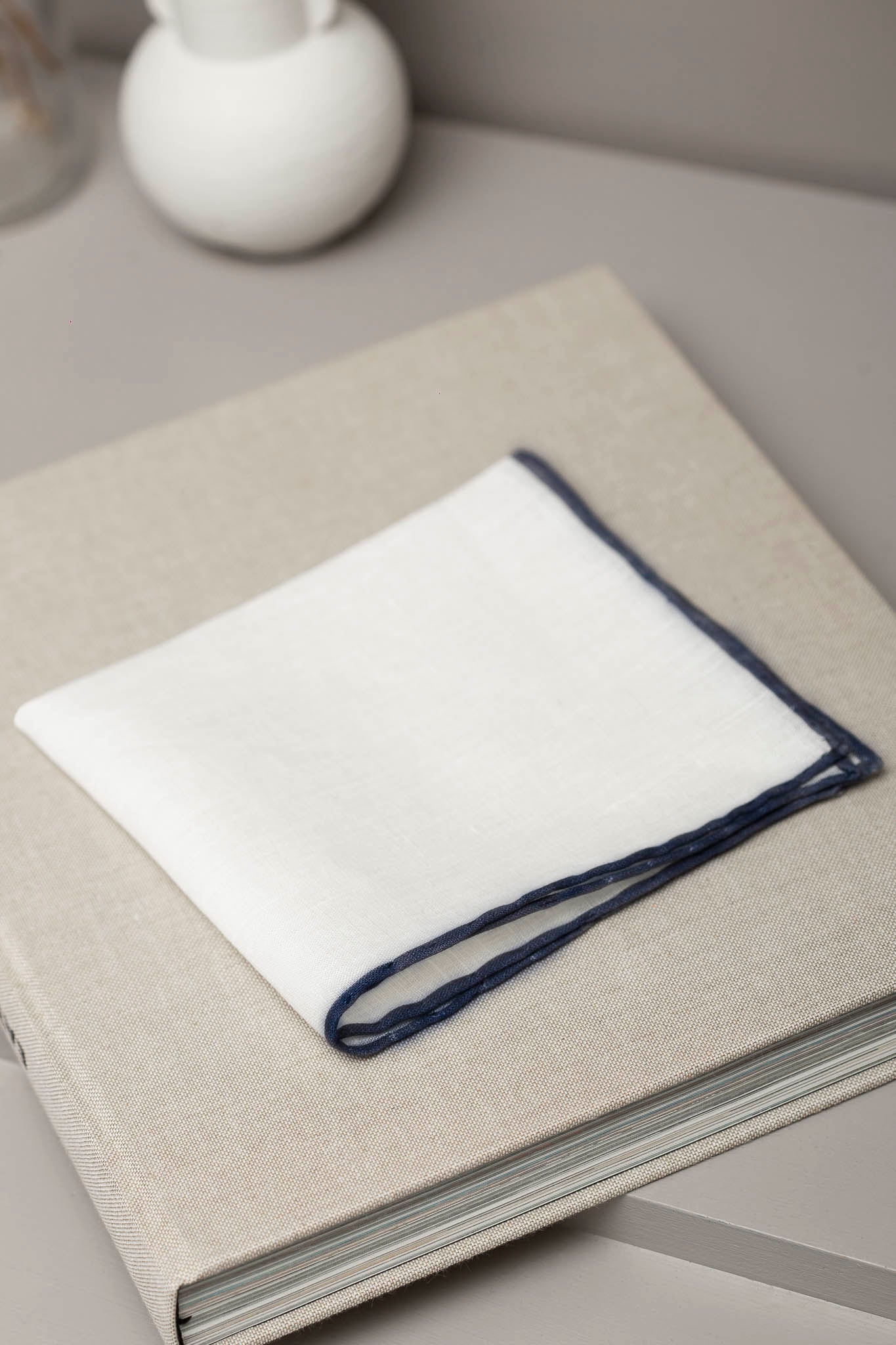 WHITE/BLUE LINEN POCKET SQUARE - Made in Italy