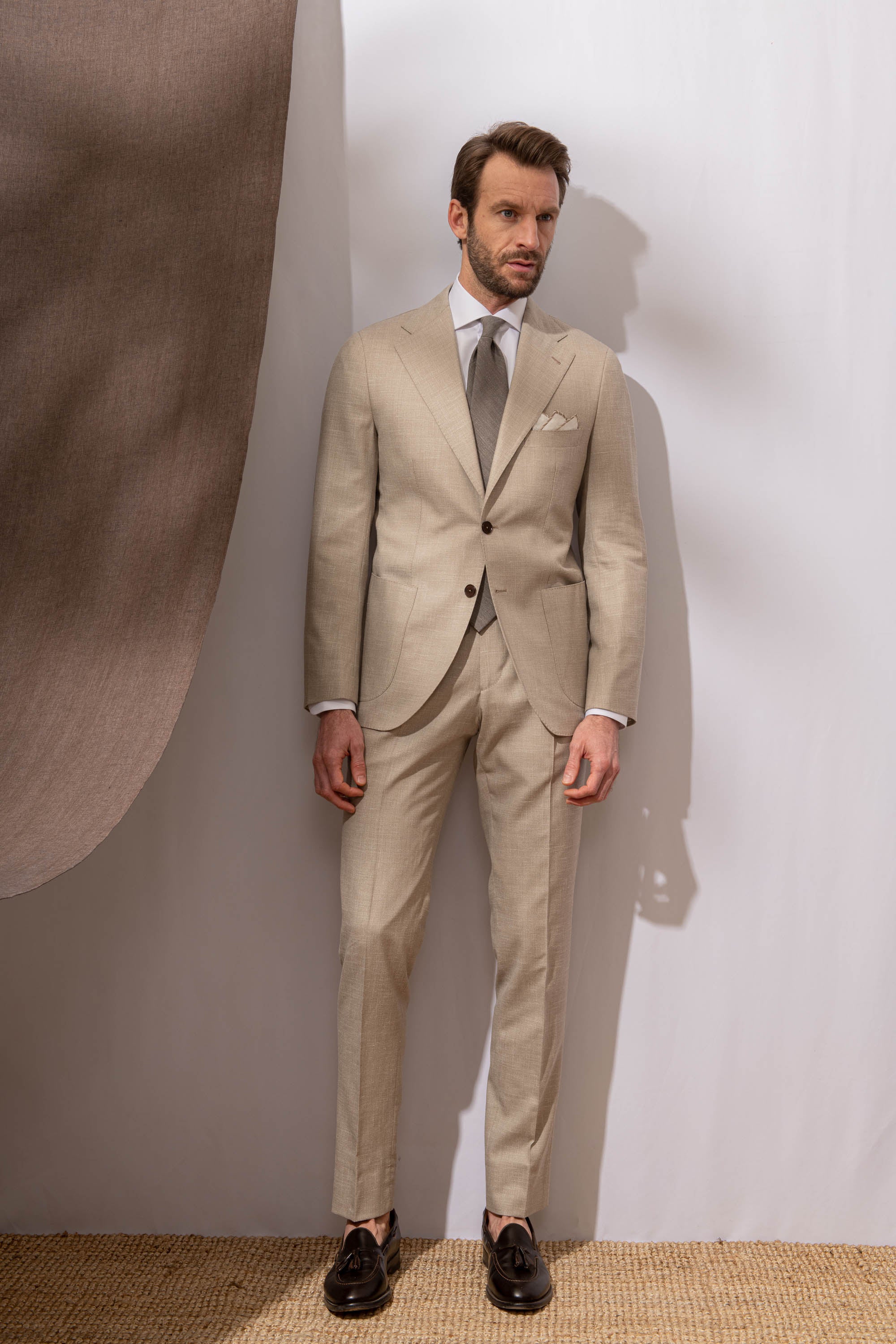 beige suit, costume beige, abito beige, men summer suit, costume homme d'été, abito uomo estate, wool silk linen suit, costume laine soie lin, costume de mariage, wedding suit, beige wedding suit, costume de mariage beige, abito matrimonio uomo  Edit alt text