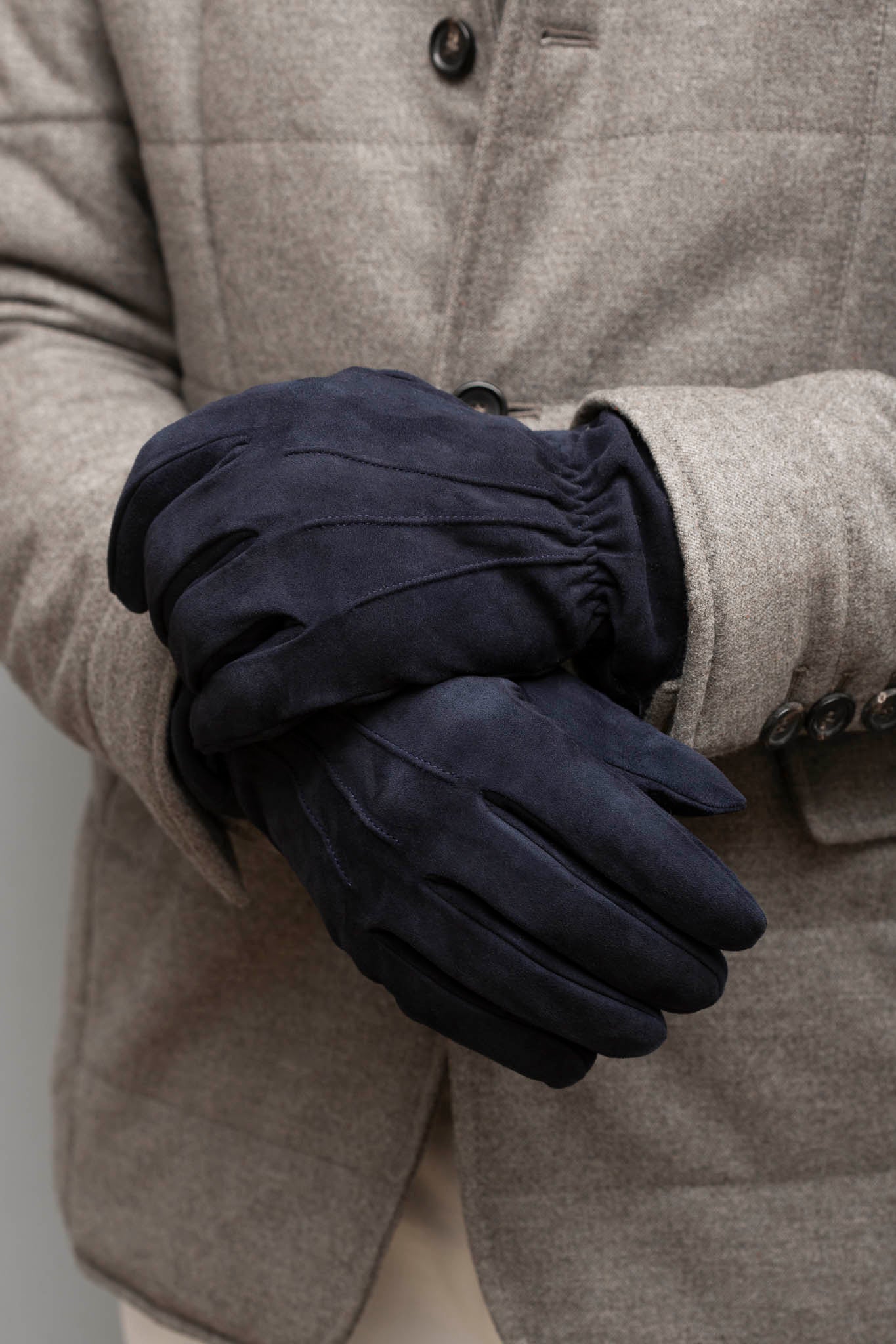 Cashmere deerskin gloves, blue color cashmere gloves, italian cashmere gloves, italian cashmere. Blue color gloves, Guanti in cashmere, guanti in cashmere colore blu, guanti in cashmere italiano, cashmere italiano. Guanti di colore blu, Gants en cachemire, gants en cachemire de couleur bleue, gants en cachemire italiens, gants en cachemire italiens. Gants de couleur bleue,  