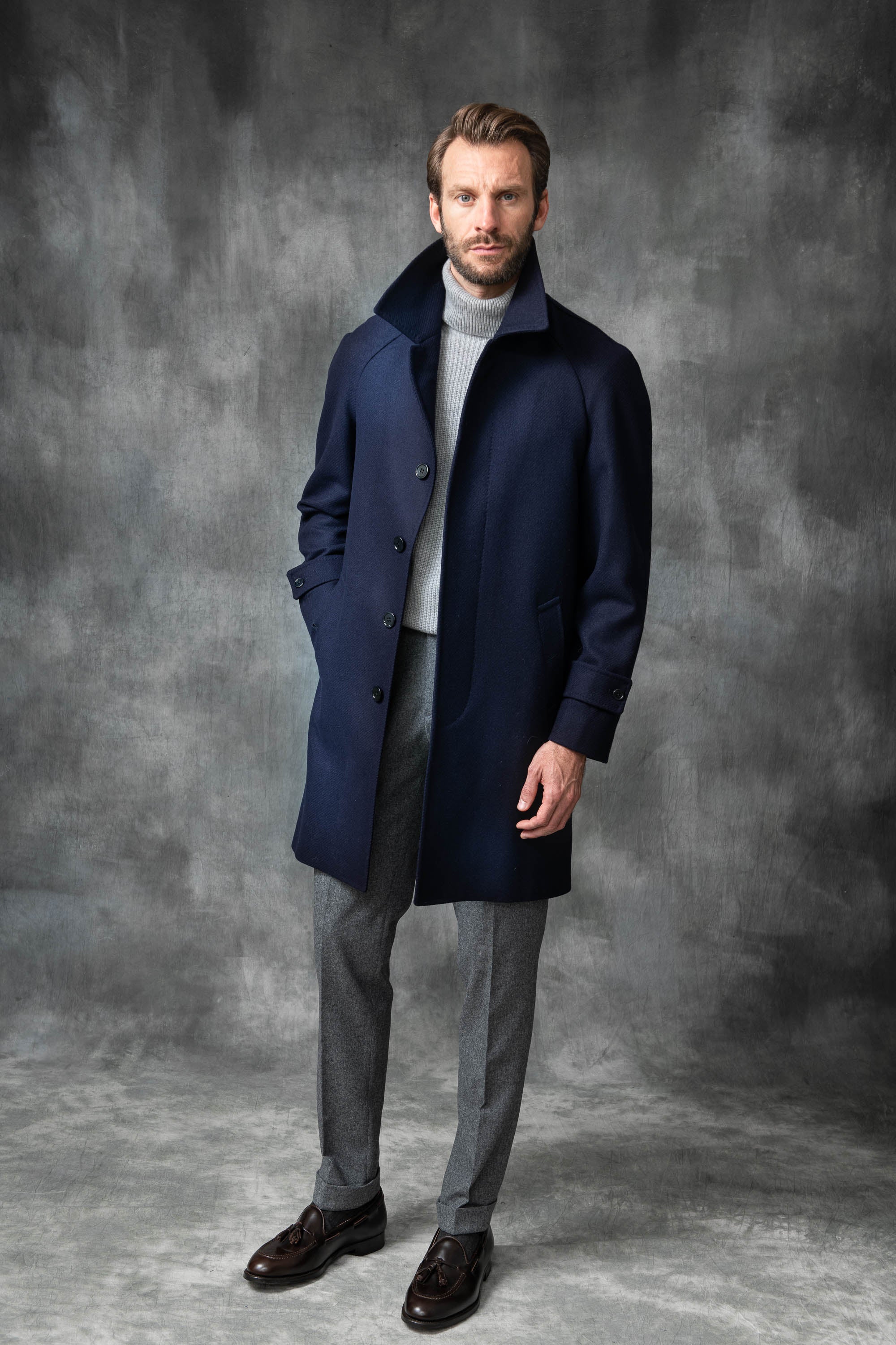 Blue Raglan coat in Loro Piana wool – Made in Italy