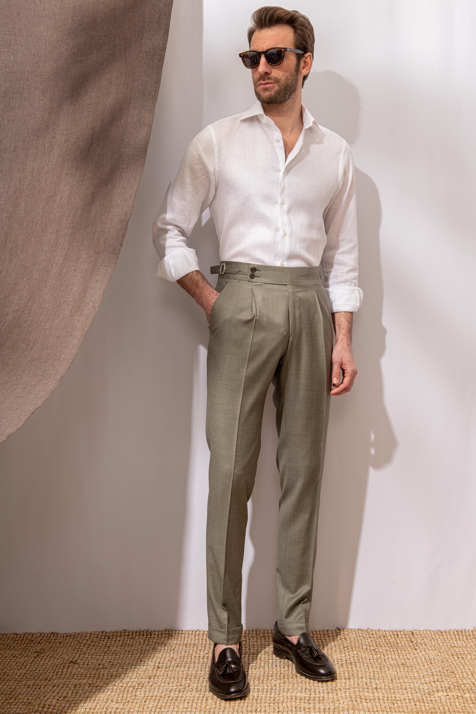 Men wool trousers, green trousers, summer wool trousers, men green trousers, high rise italian trousers, italian green  trousers, Pantaloni in lana da uomo, pantaloni verdi, pantaloni estivi in lana, pantaloni verdi da uomo, pantaloni italiani a vita alta, pantaloni verdi italiani, Pantalon en laine pour homme, pantalon vert, pantalon en laine d'été, pantalon vert pour homme, pantalon italien à taille haute, pantalon vert italien, 