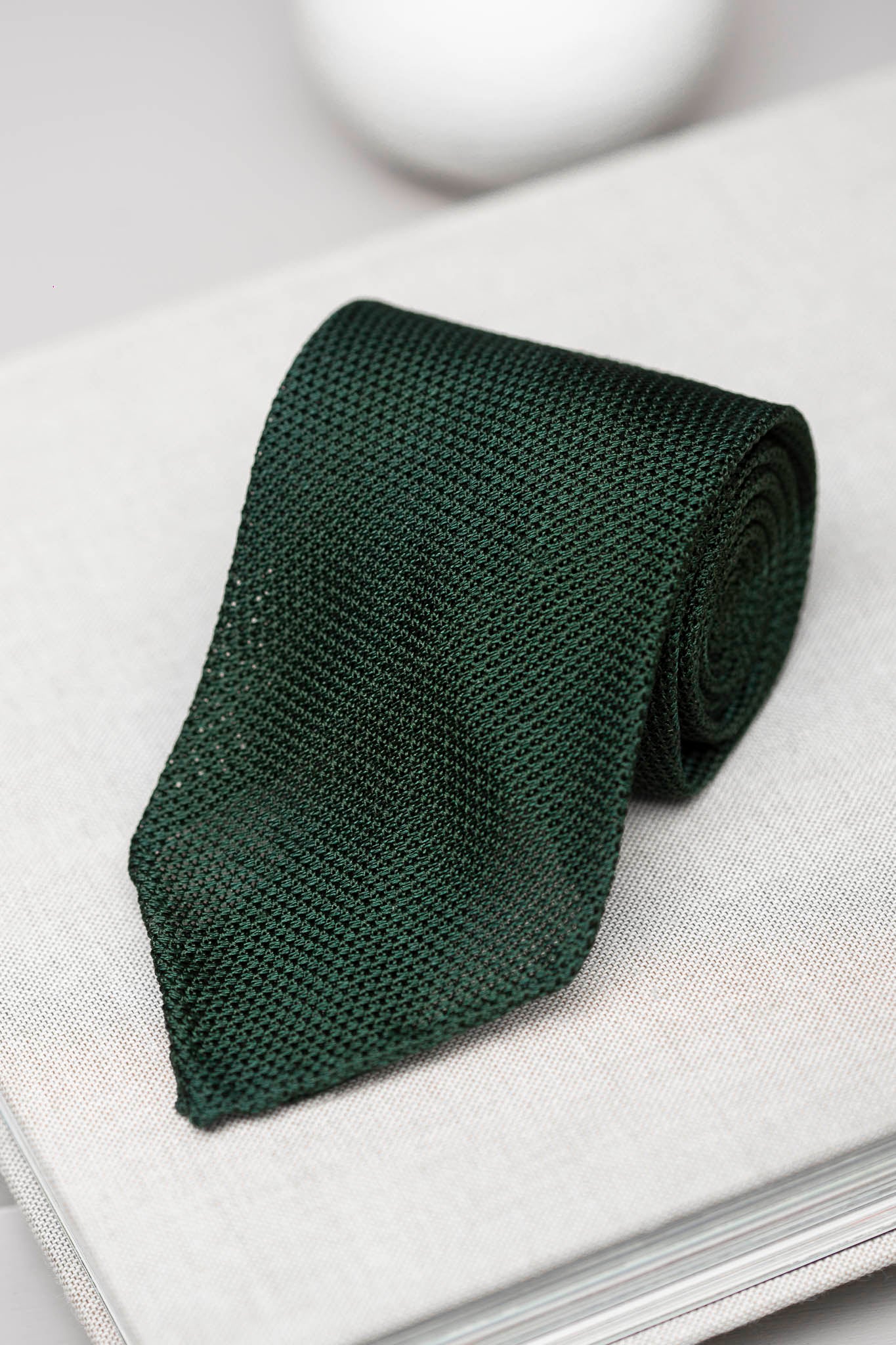 Cravate en soie grenadine verte - Fabriquée à la main en Italie